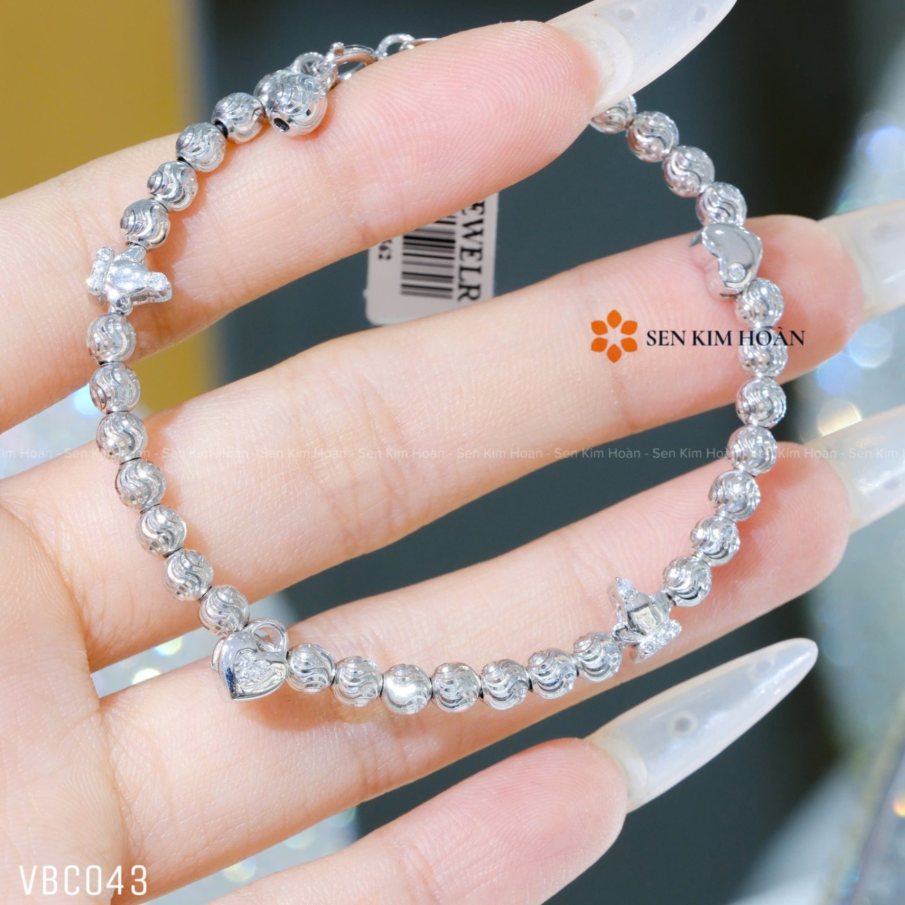 VÒNG TAY BI CHARM