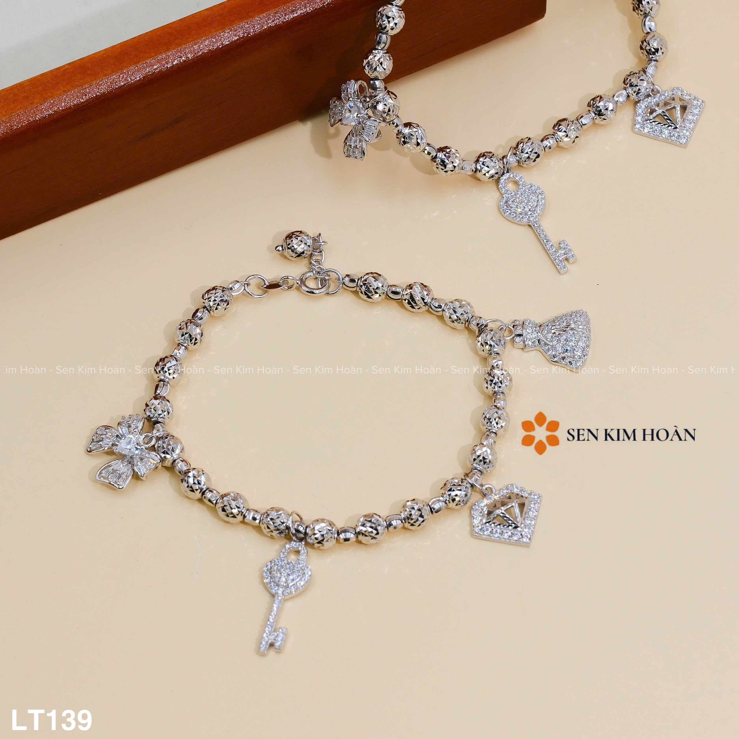 LẮC TAY BI CHẠM KHẮC CHARM 5LI