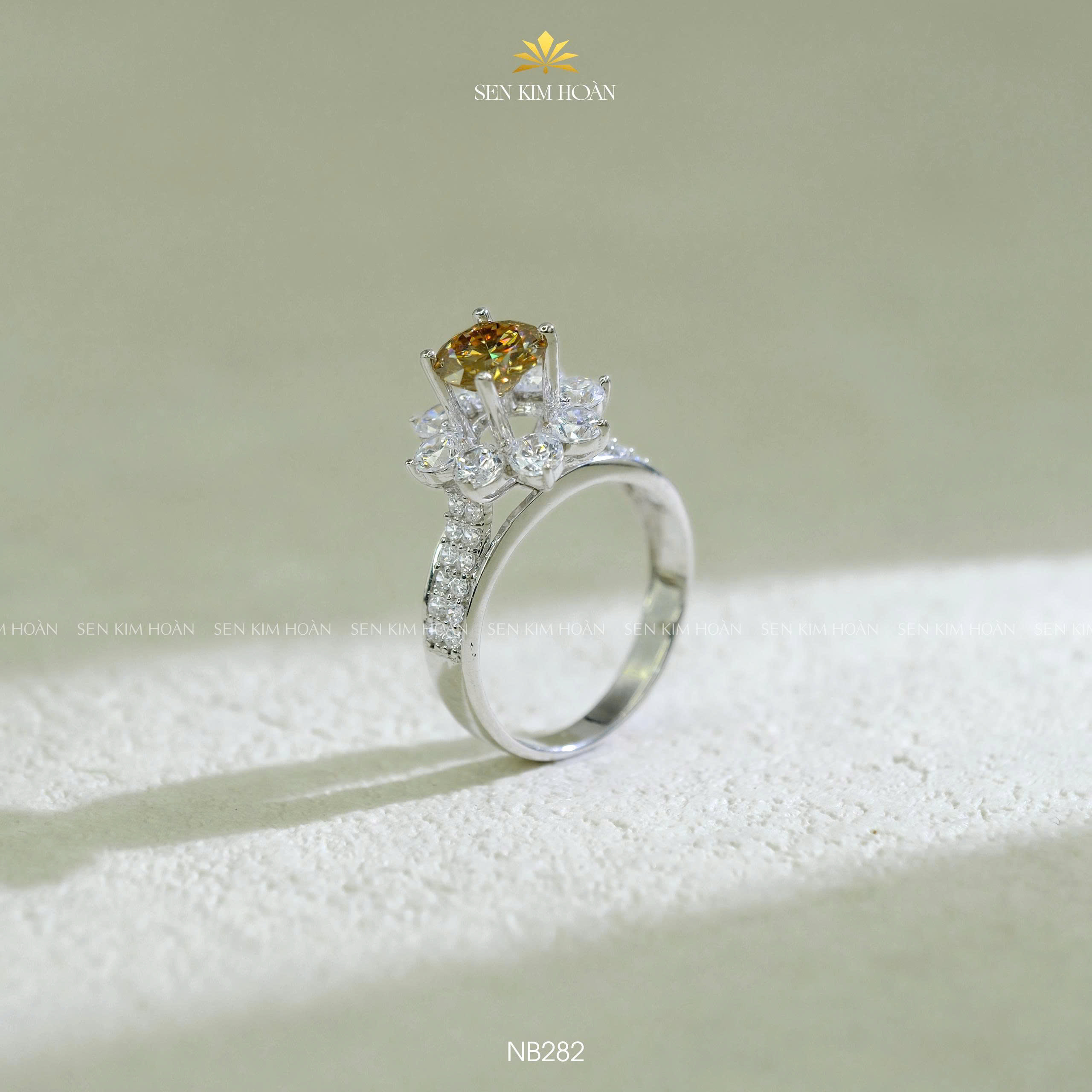 Nhẫn bạc chủ Moissanite 7li2 trà CCT - SKH NB282.TRÀ72