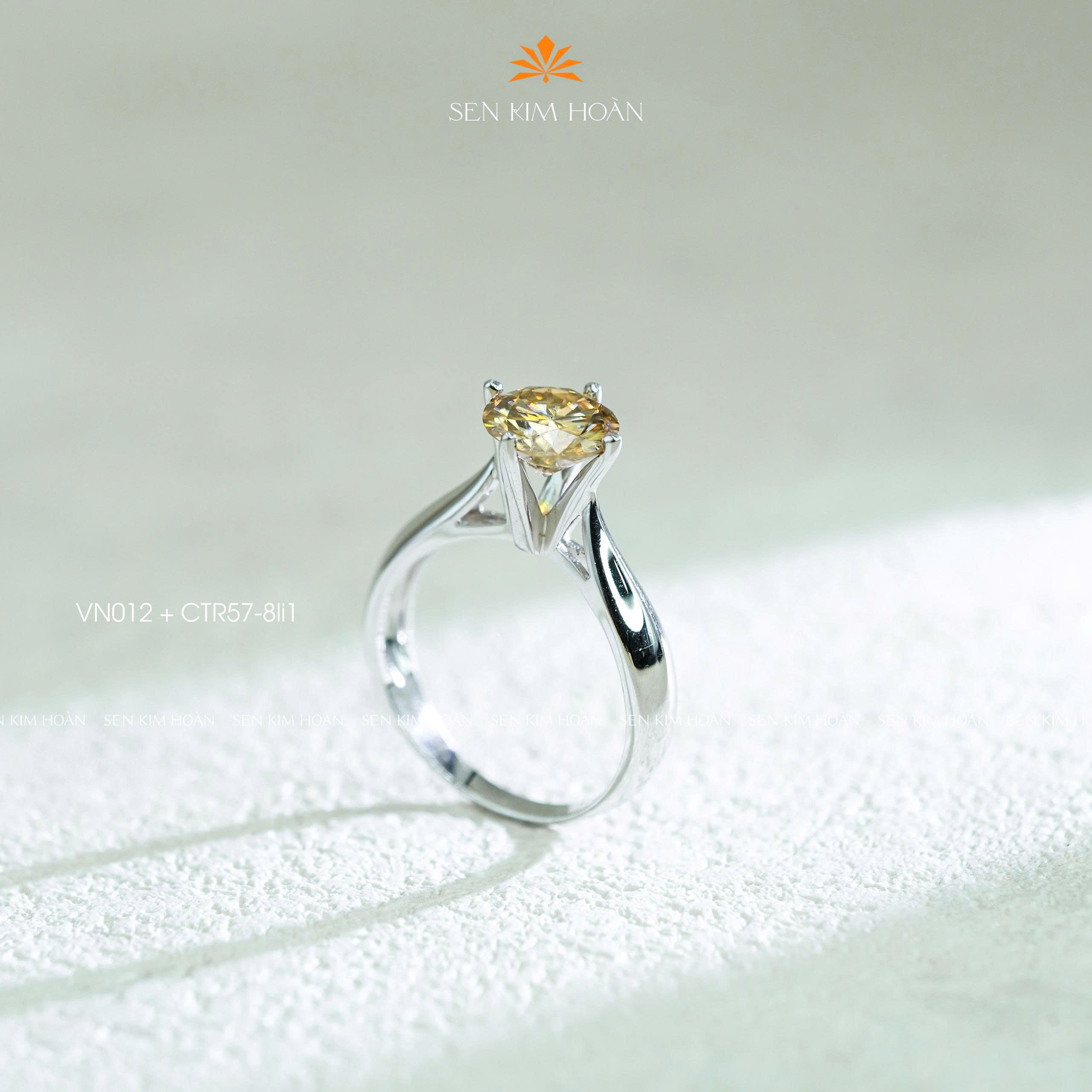 Nhẫn bạc chủ Moissanite 8li1 trà CCT - SKH VN012.CTR5781