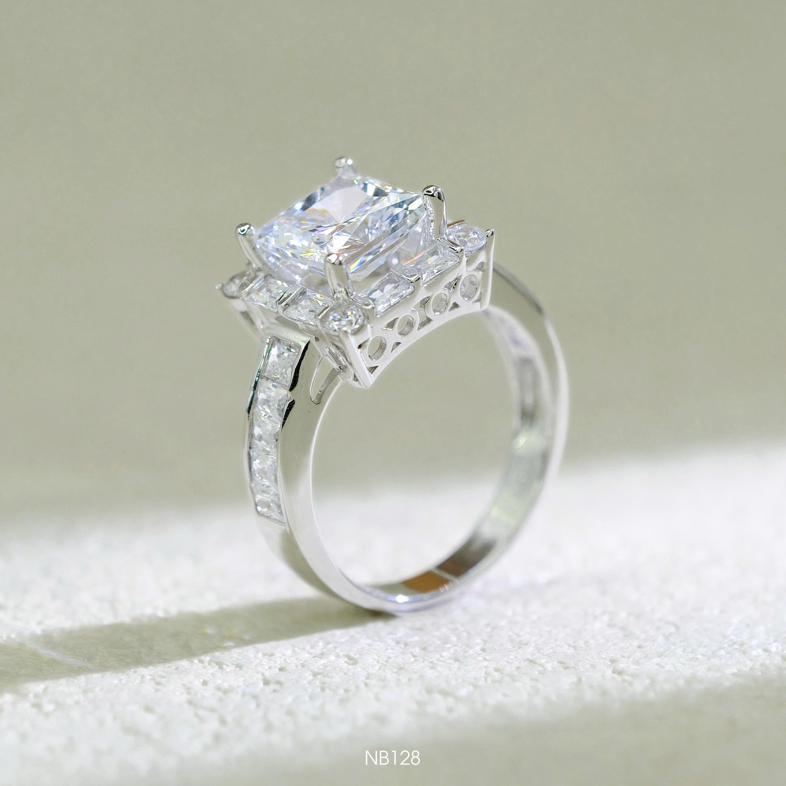 Nhẫn bạc đá CZ vuông Emerald - SKH NB128