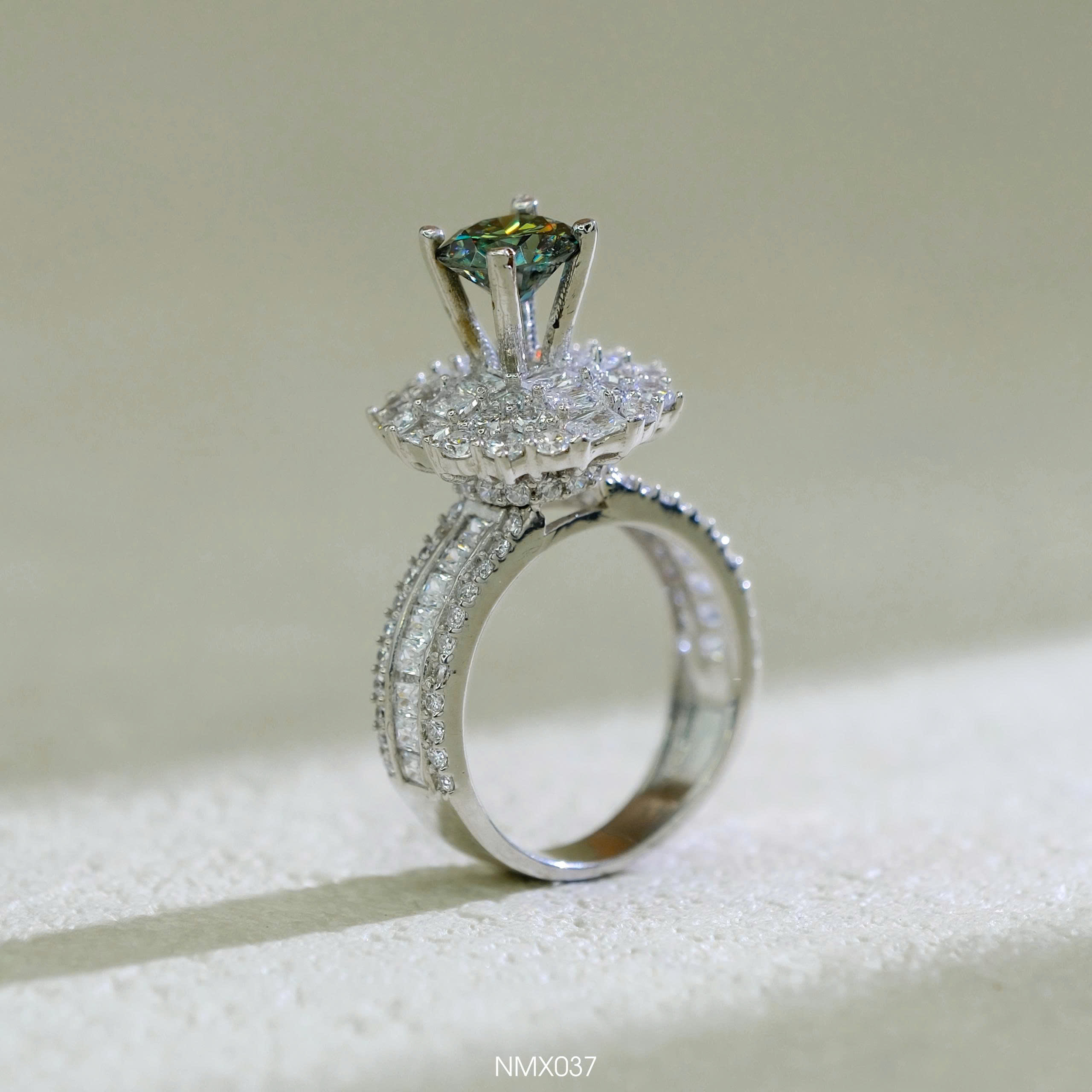 Nhẫn bạc chủ Moissanite 6li5 - SKH NMX037