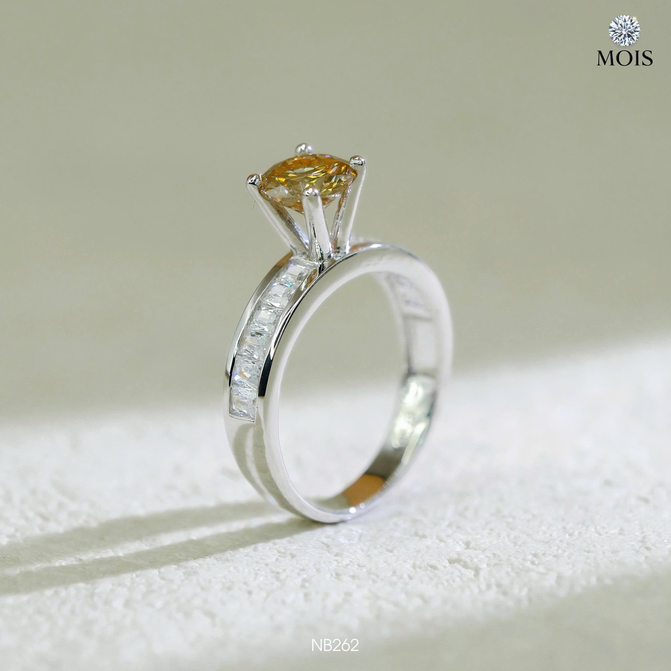 Nhẫn bạc chủ Moissanite 7li2 trà CCT - SKH NB262.CTR5772