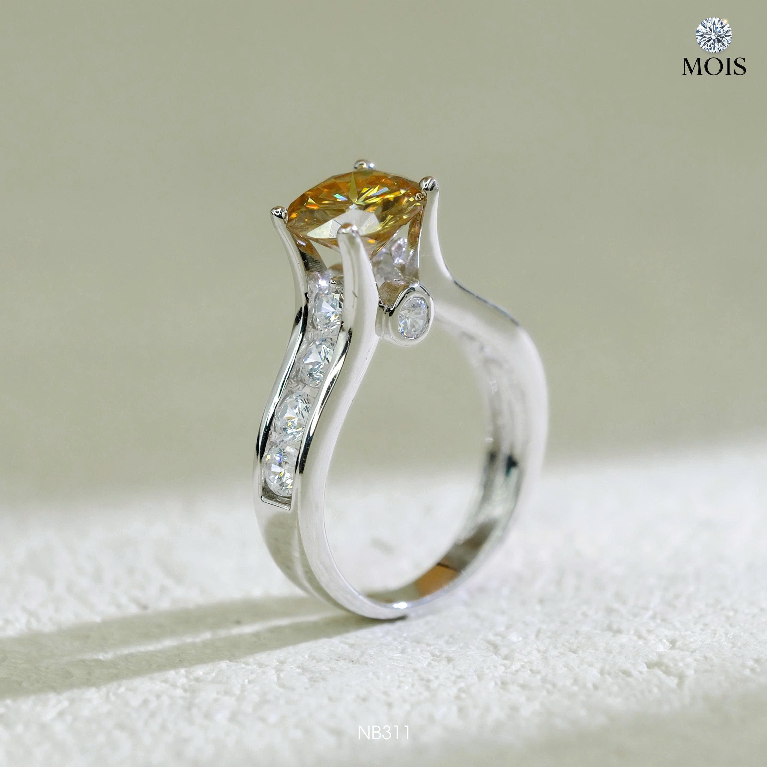 Nhẫn bạc chủ Moissanite 8li1 trà CCT - SKH NB311.CTR5781
