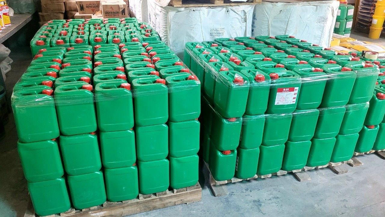 Can 10 Lít Chất Tẩy Gỉ B05 Tẩy Rỉ Hóa Chất Biến Đổi Gỉ Sắt Thép B-05 (BO5)