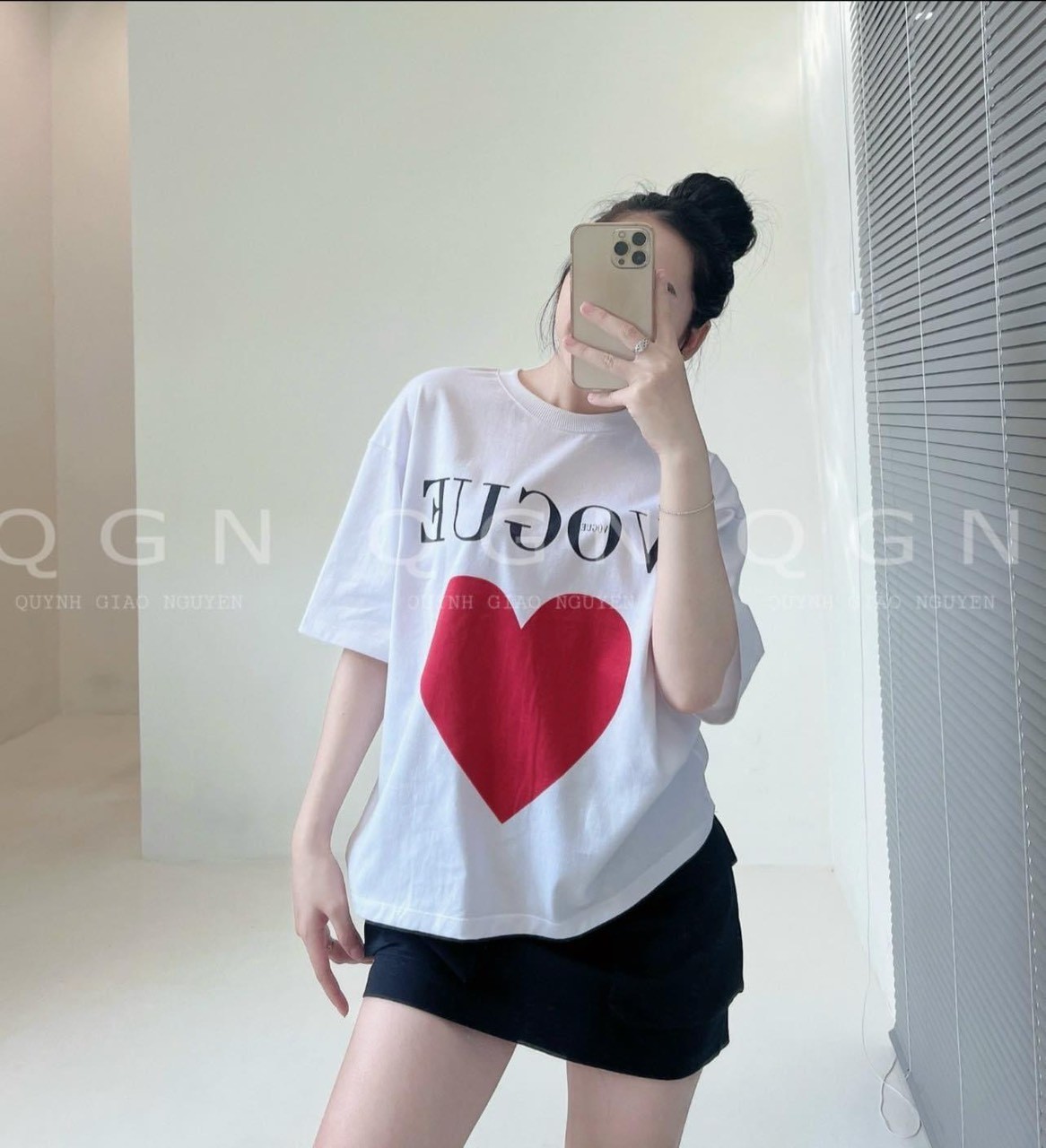 ÁO PHÔNG TIM ĐỎ VOGUE