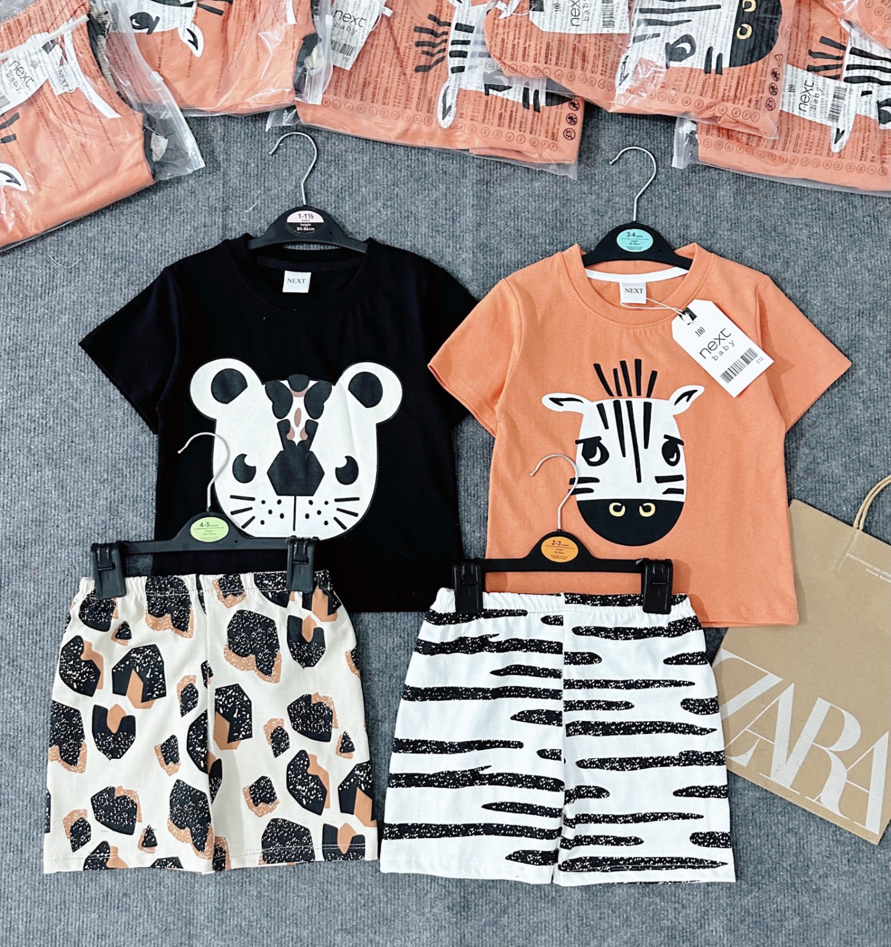 SET 2 BỘ NGỰA CAM BÁO ĐEN