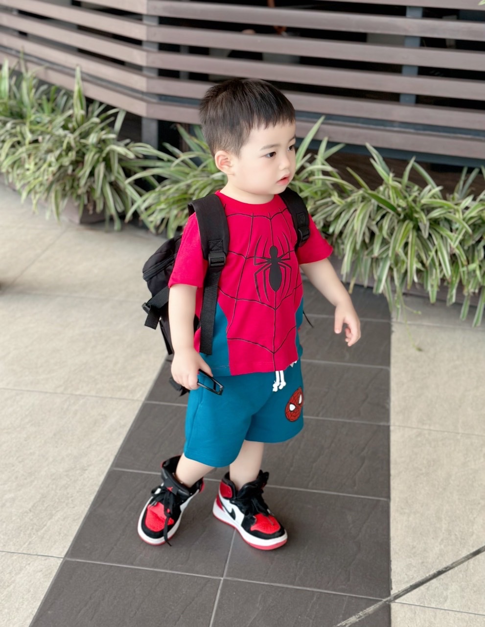 SET NHỆN ĐỎ QUẦN XANH