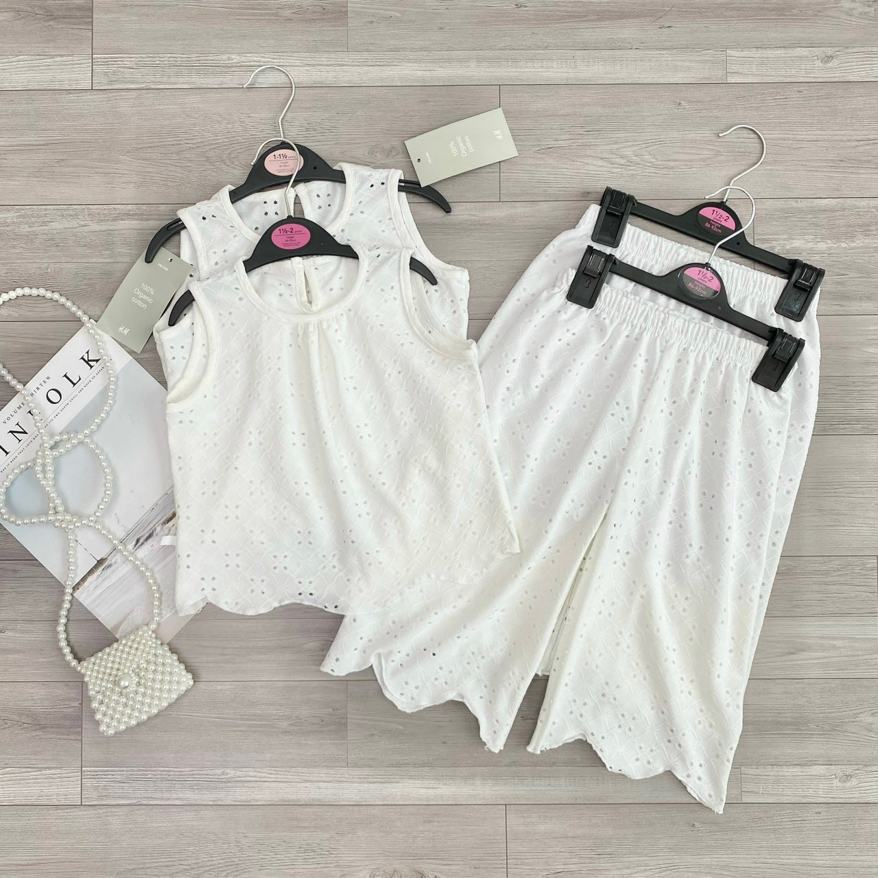 Set sát nách trắng đục lỗ cho bg