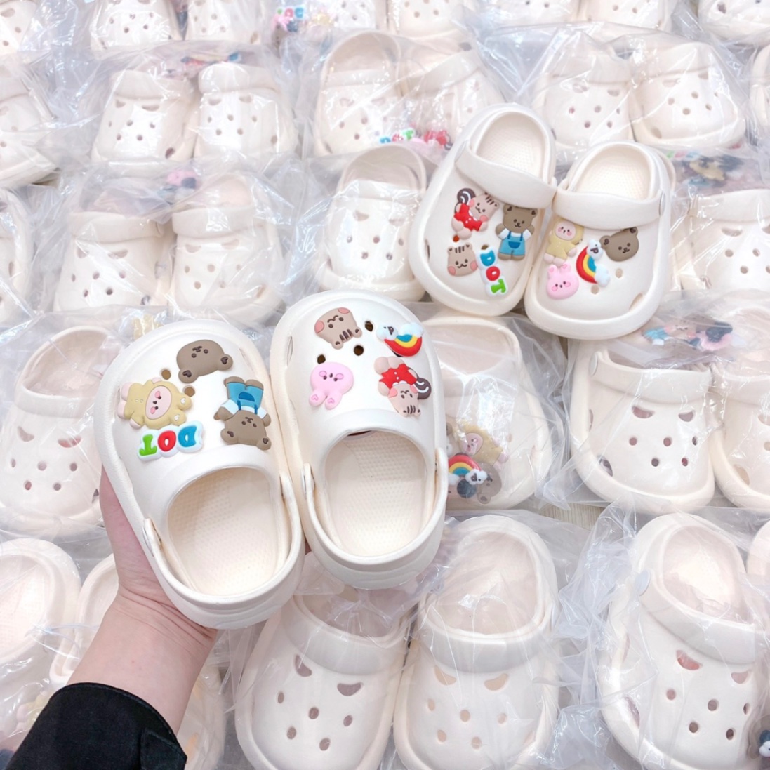 DÉP SỤC GẤU ĐÍNH CHAMR