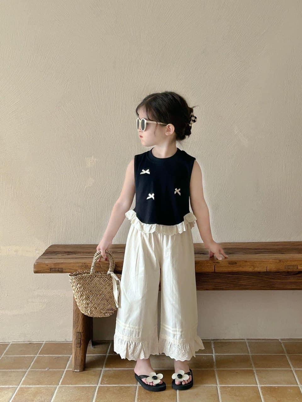SET ÁO SÁT NÁCH NƠ BÈO MIX QUẦN ĐŨI XOÈ BÉ