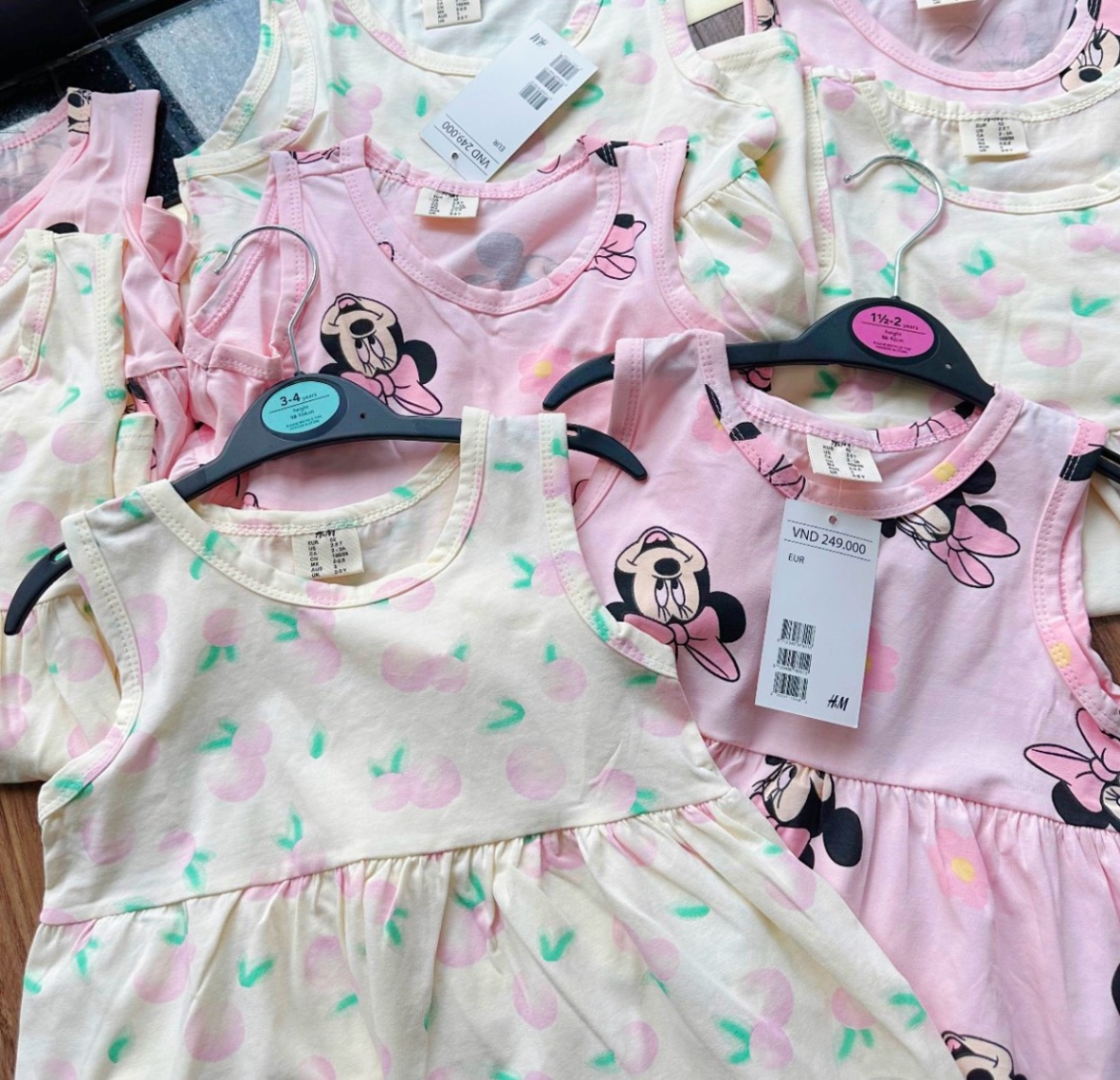 SET 2 VÁY MICKEY QUẢ ĐÀO