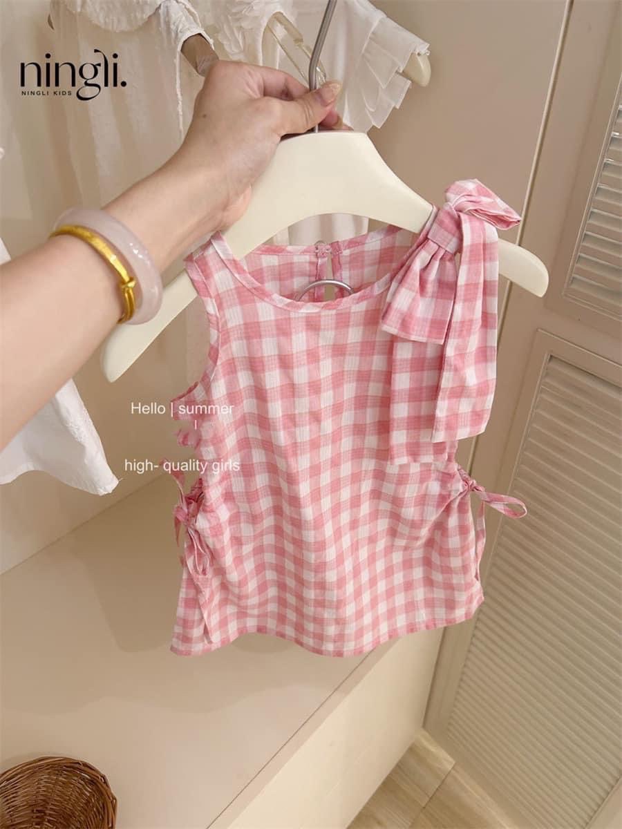 VÁY KẺ HỒNG BUỘC NƠ VAI