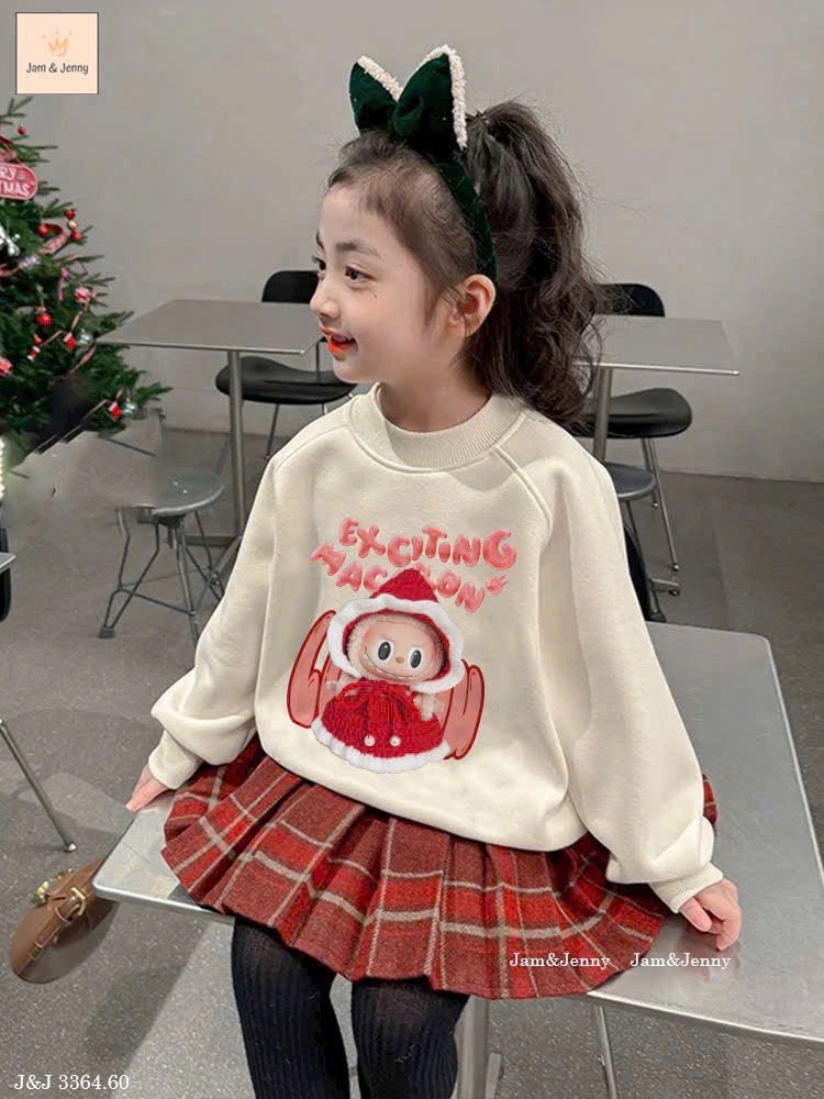Set labubu trắng mix chân váy caro