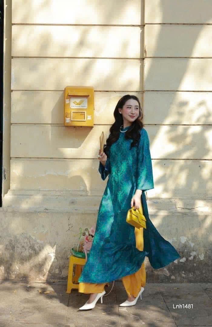 áo dài suông gấm xanh