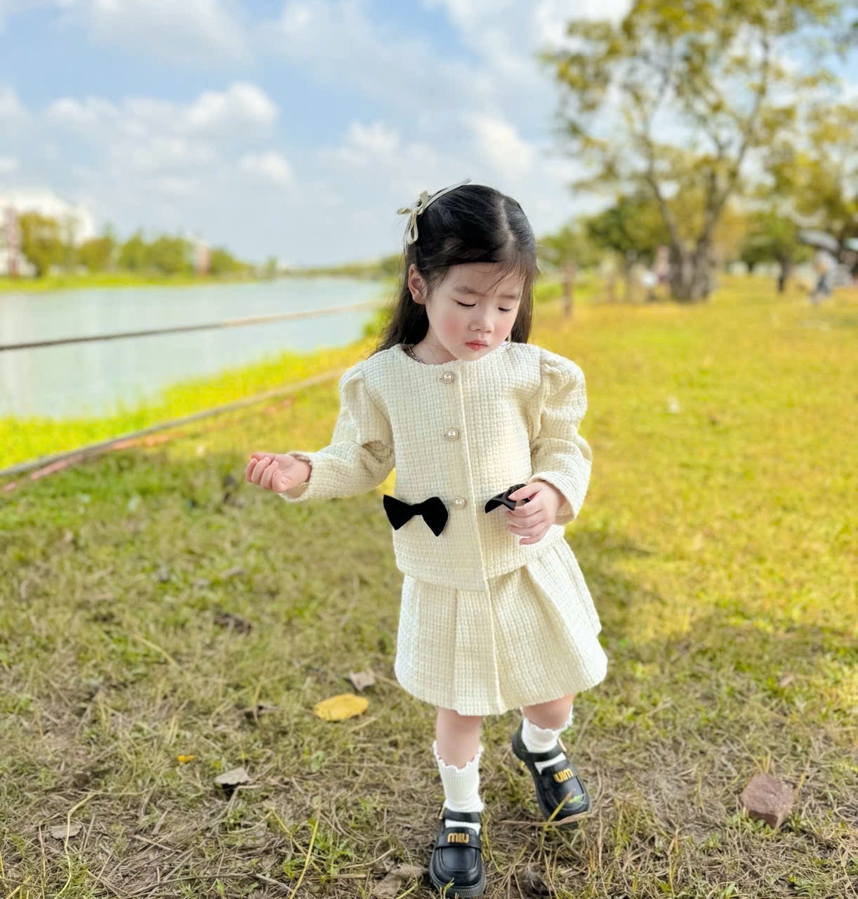 set màu be nơ đen