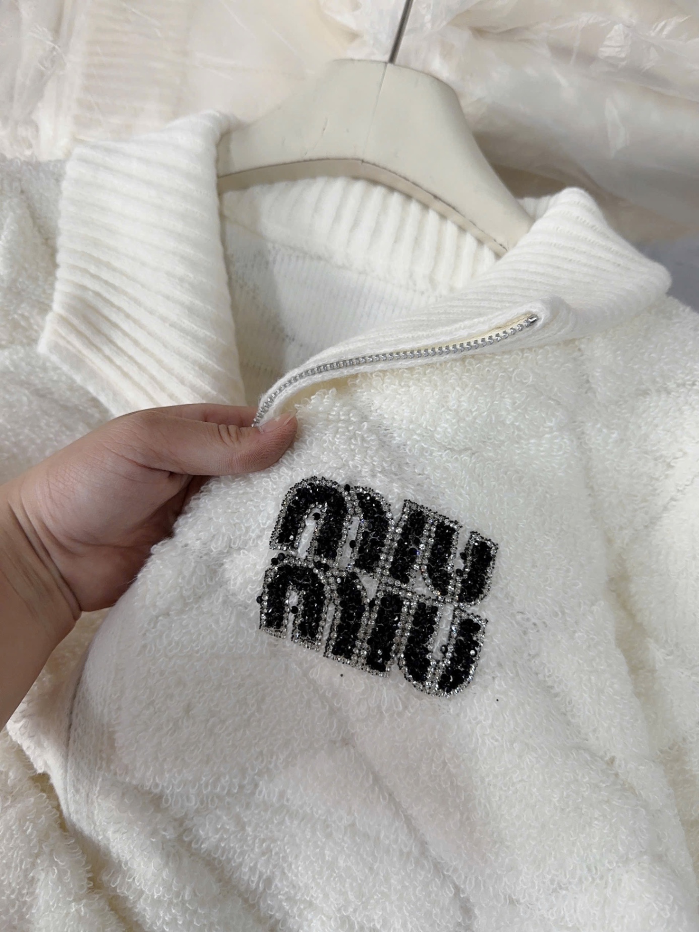 len lông xù miumiu