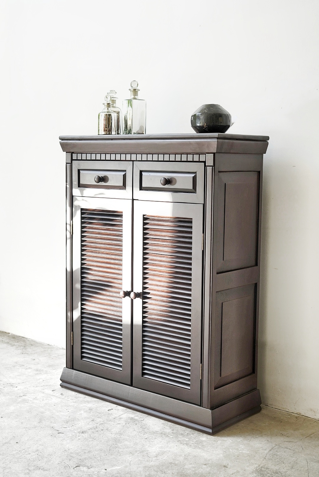 Dark Brown Rubber Wood Shoe Cabinet