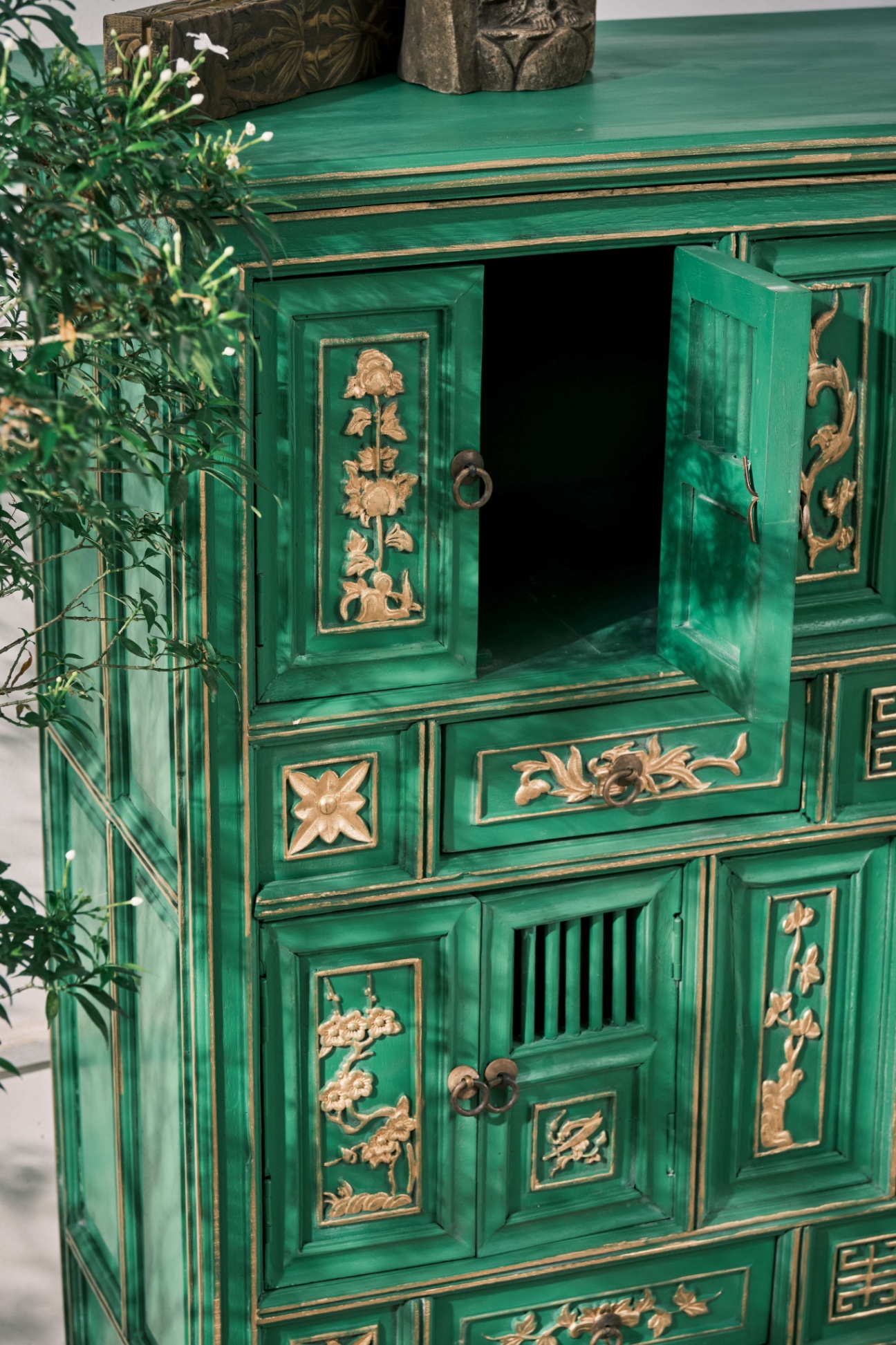 Traditional Vietnamese Displayed Cabinet