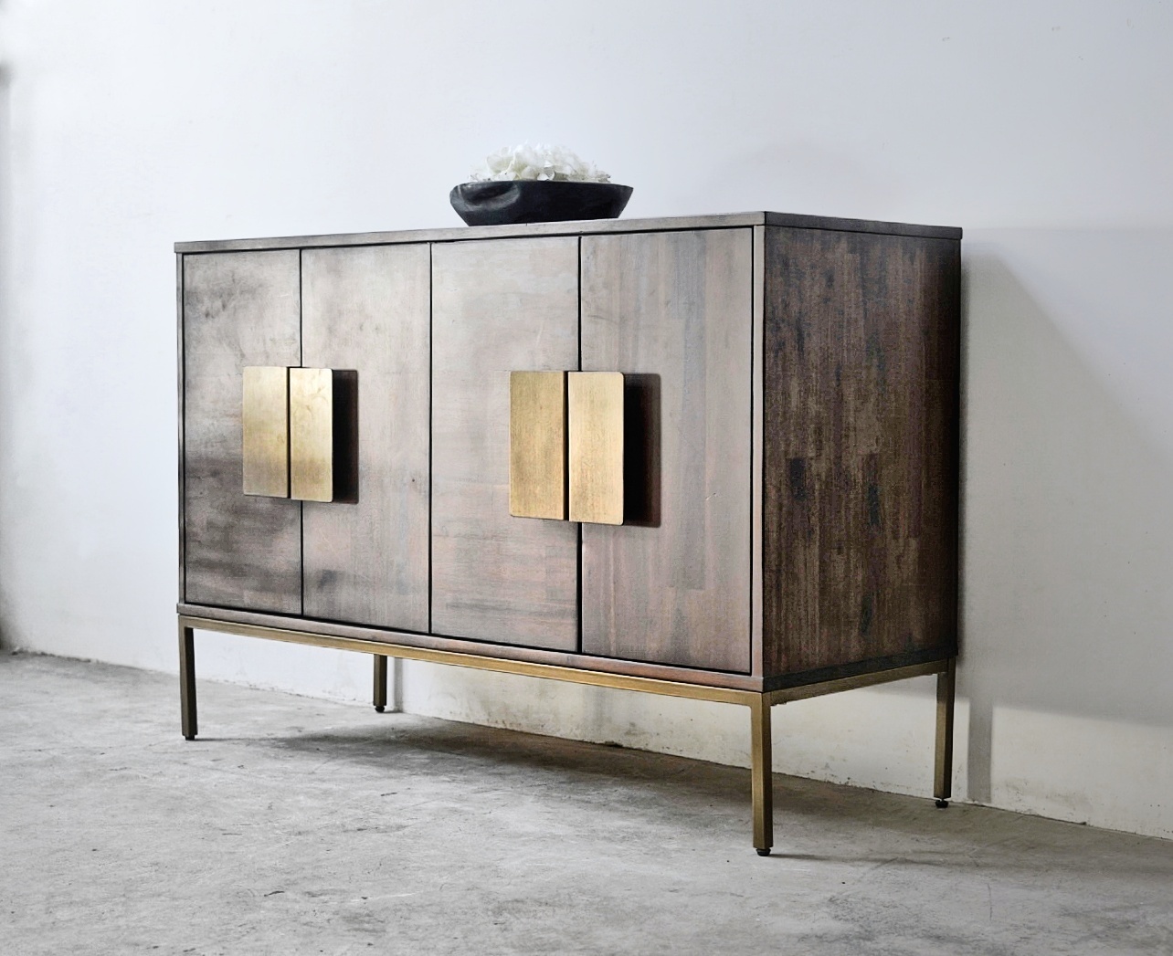 Sideboard with 4 doors