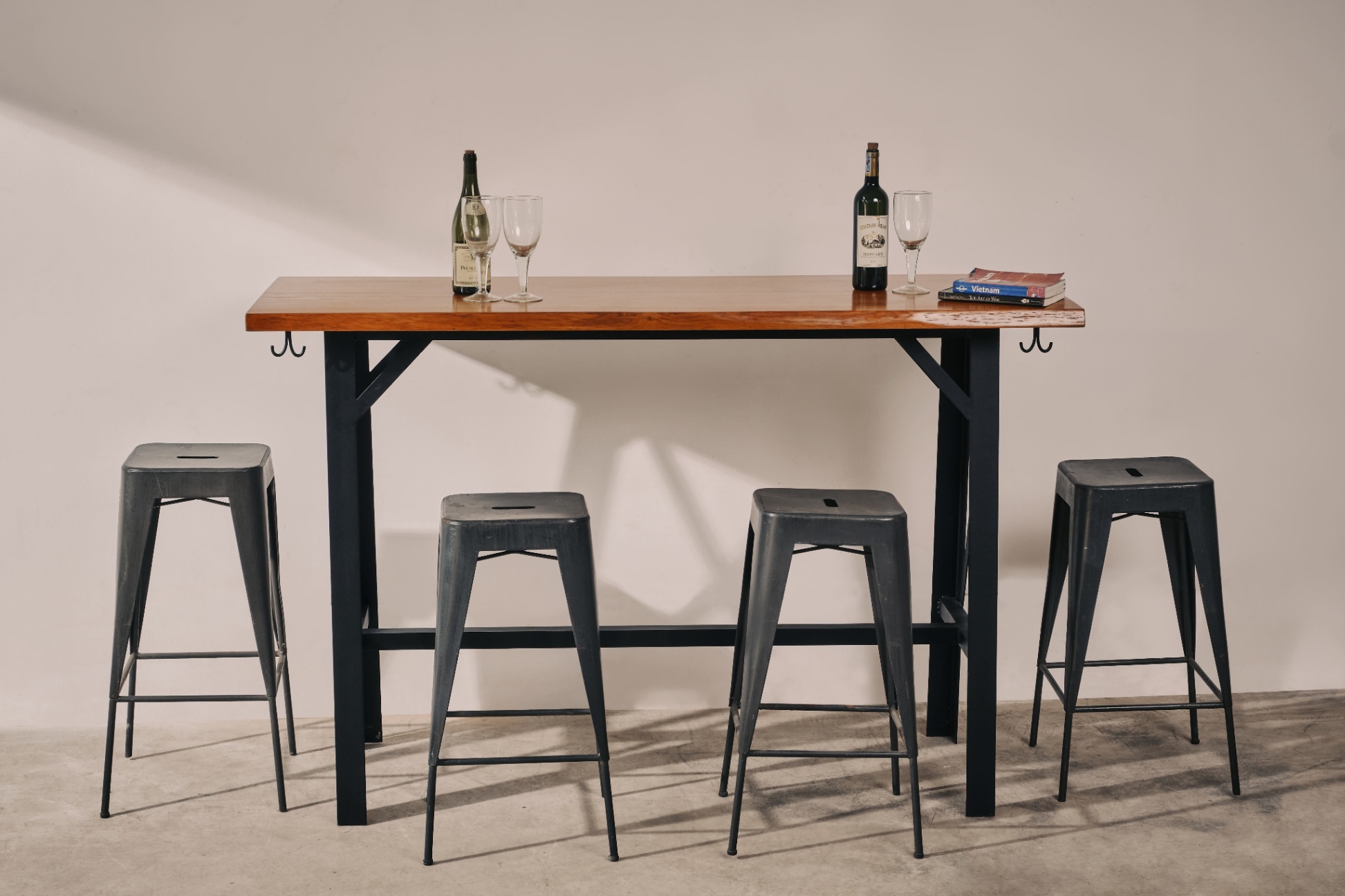 Rect Bar Table With 2 Edge Sides