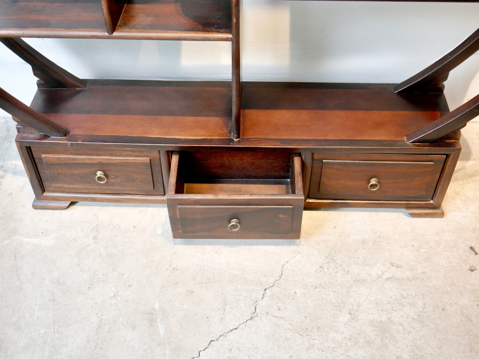 Round bookshelf