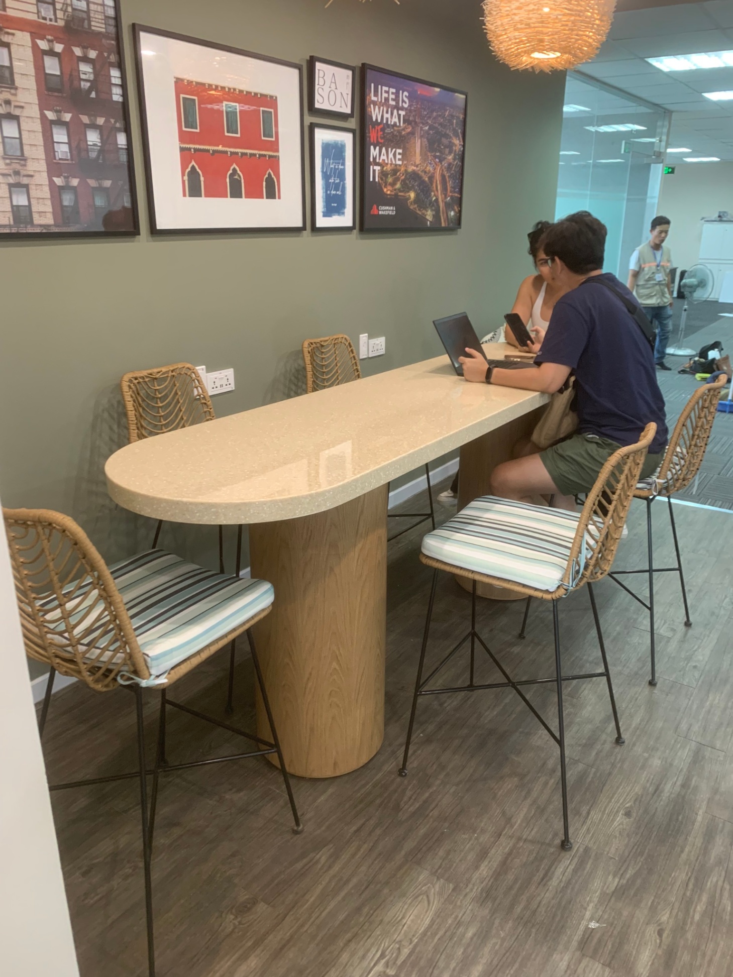 Bar Table 9