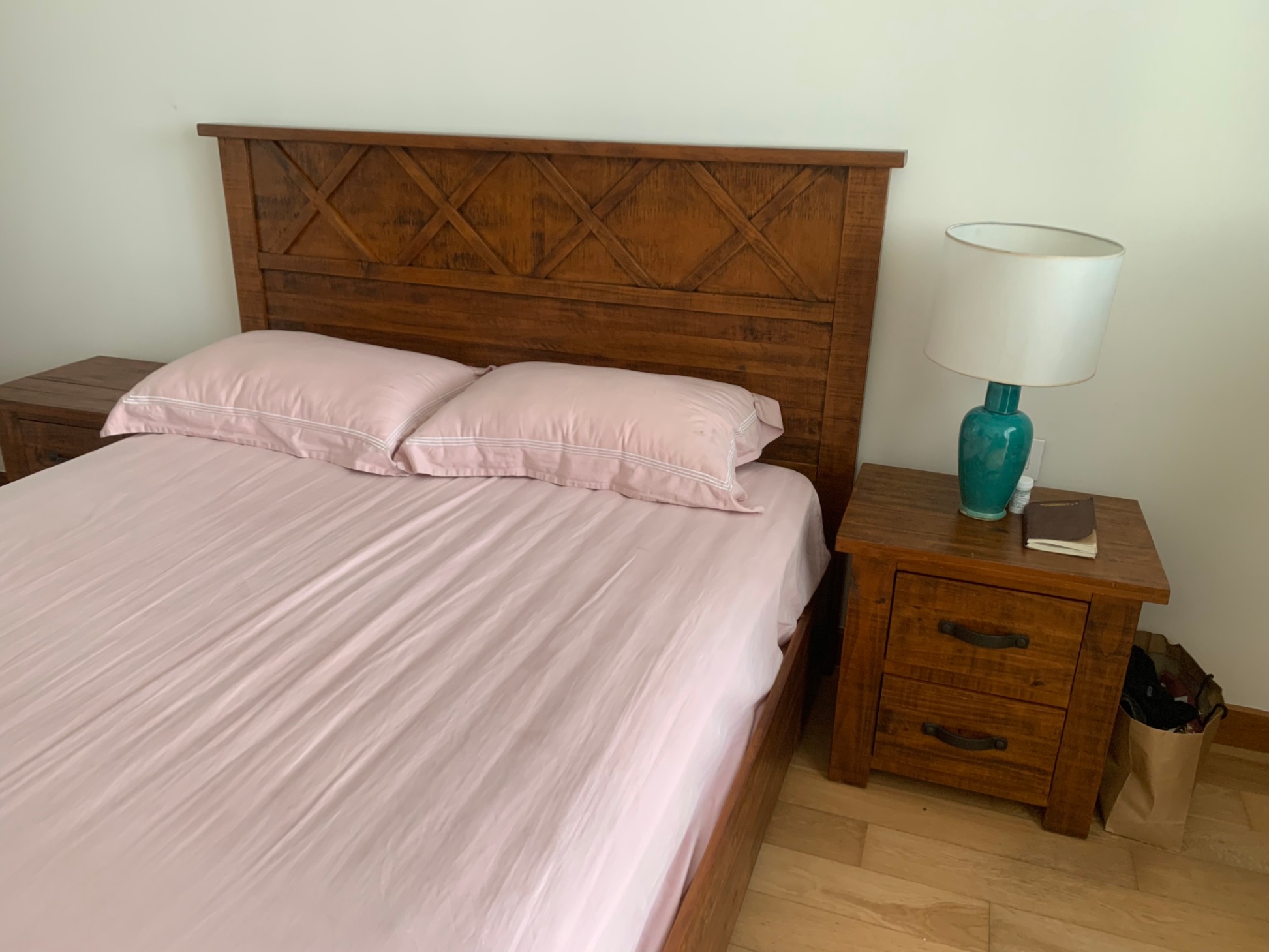 NEW SYDNEY Queen Bed