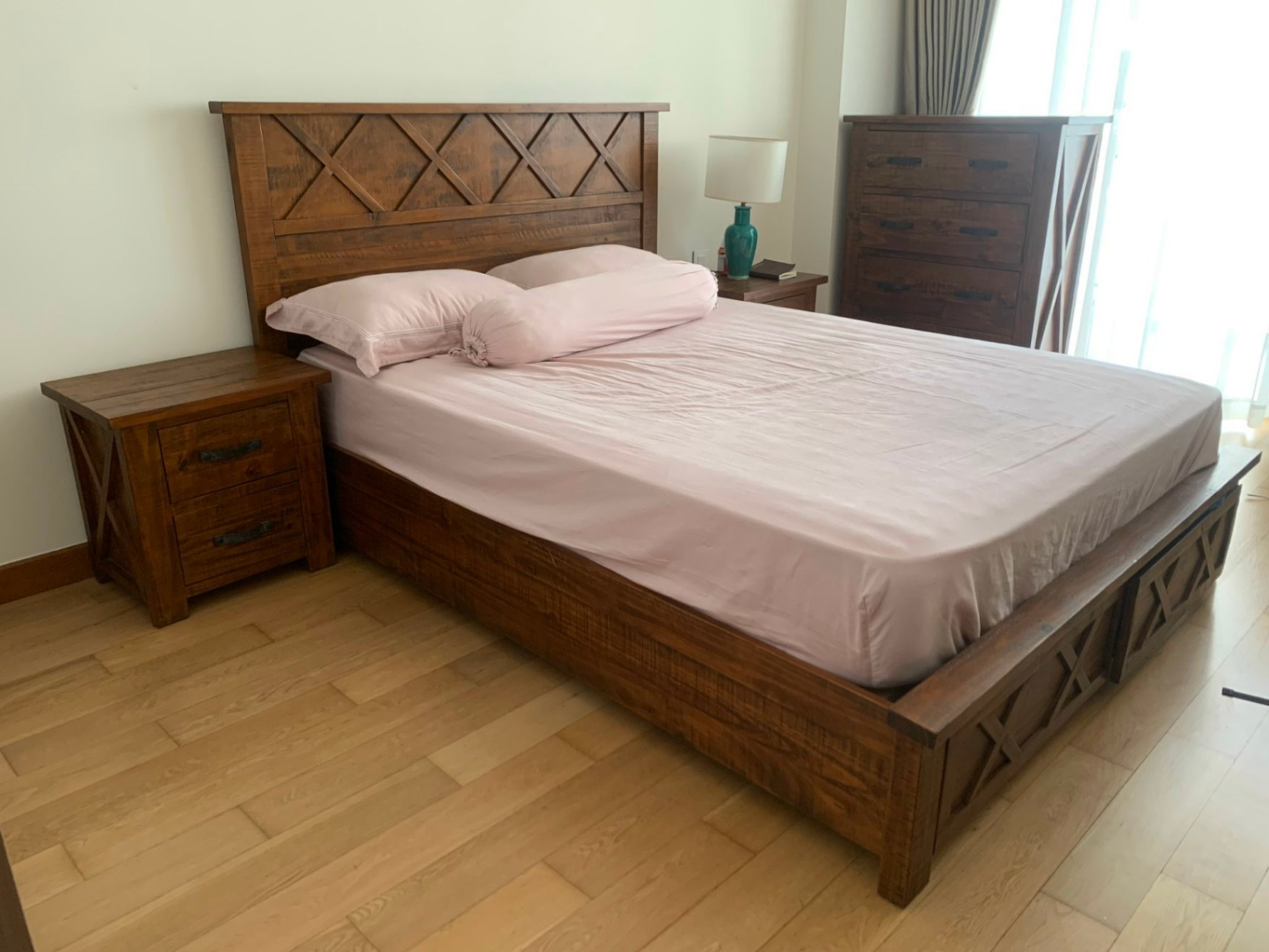 NEW SYDNEY Queen Bed