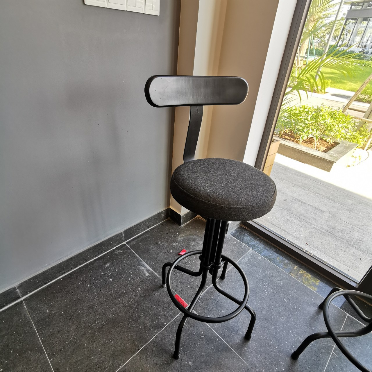 Swivellable Bar Chair 17