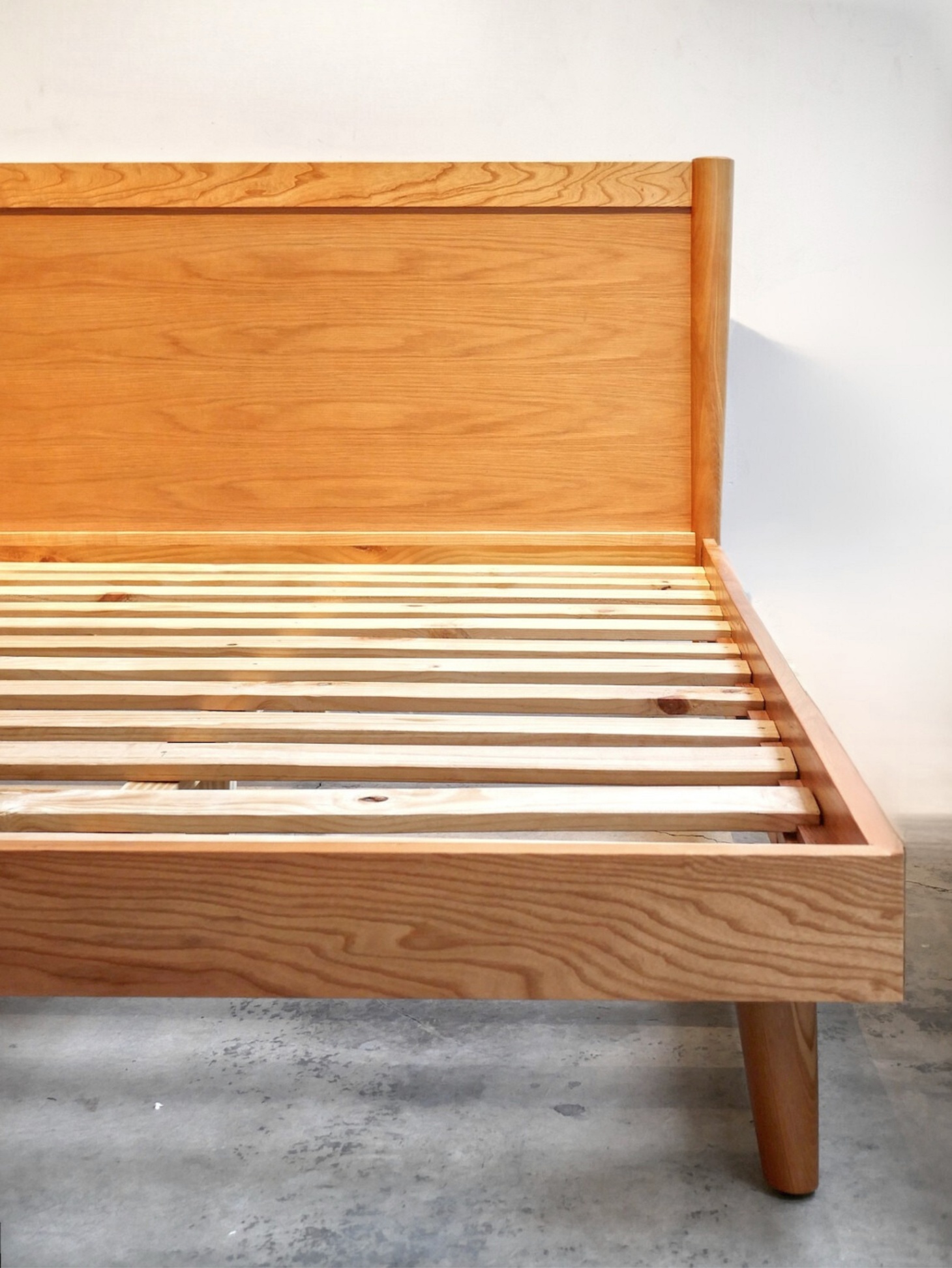 Queen bed - 38