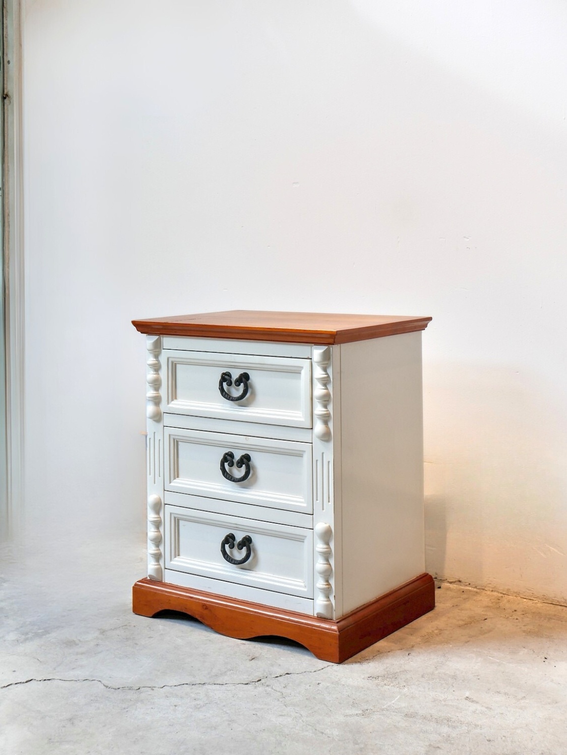 Bedside Table 43