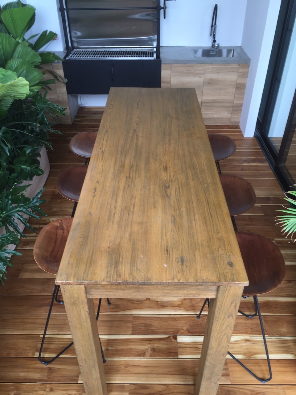 Bar Table 8