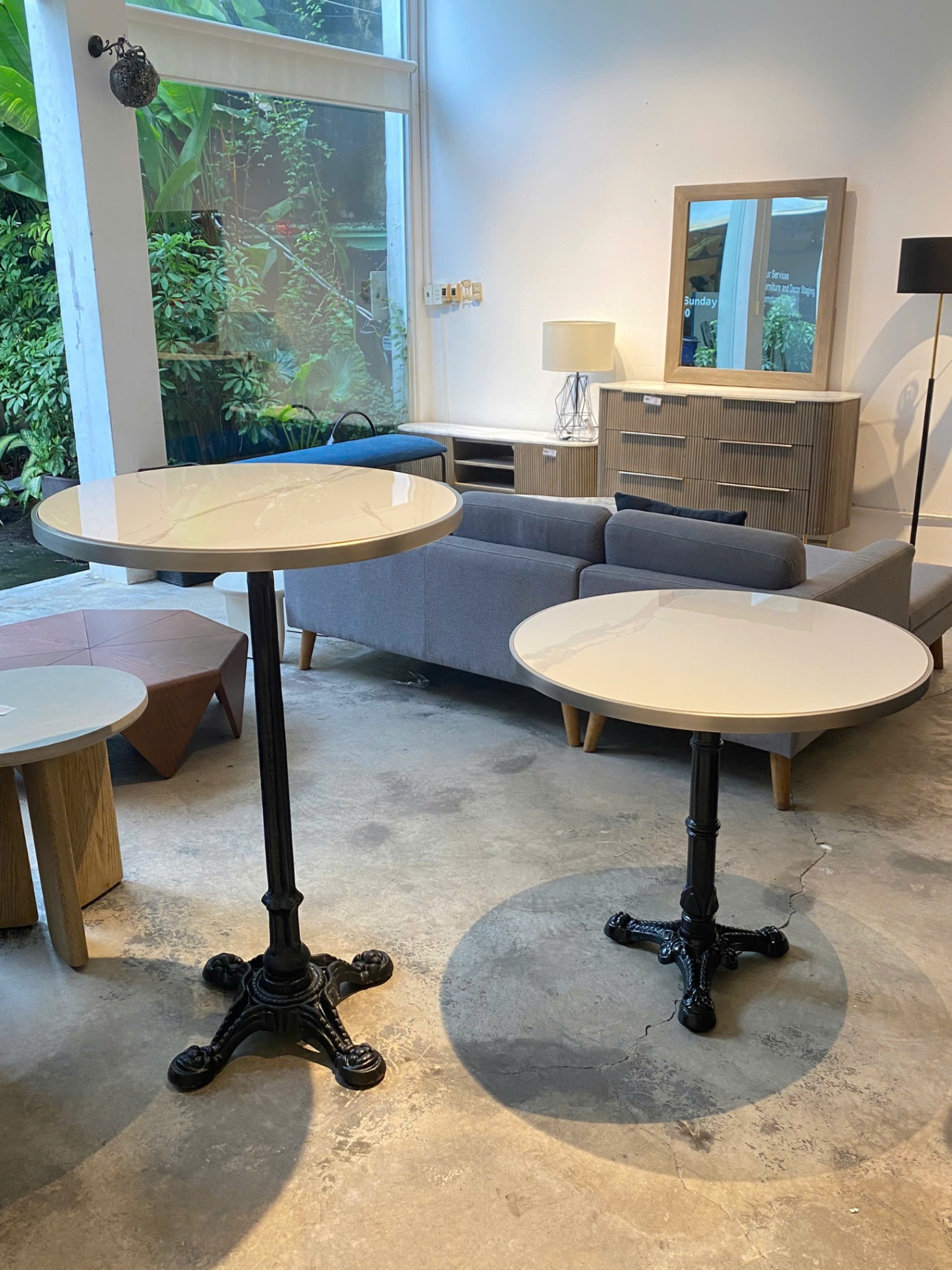 Bar Table 13