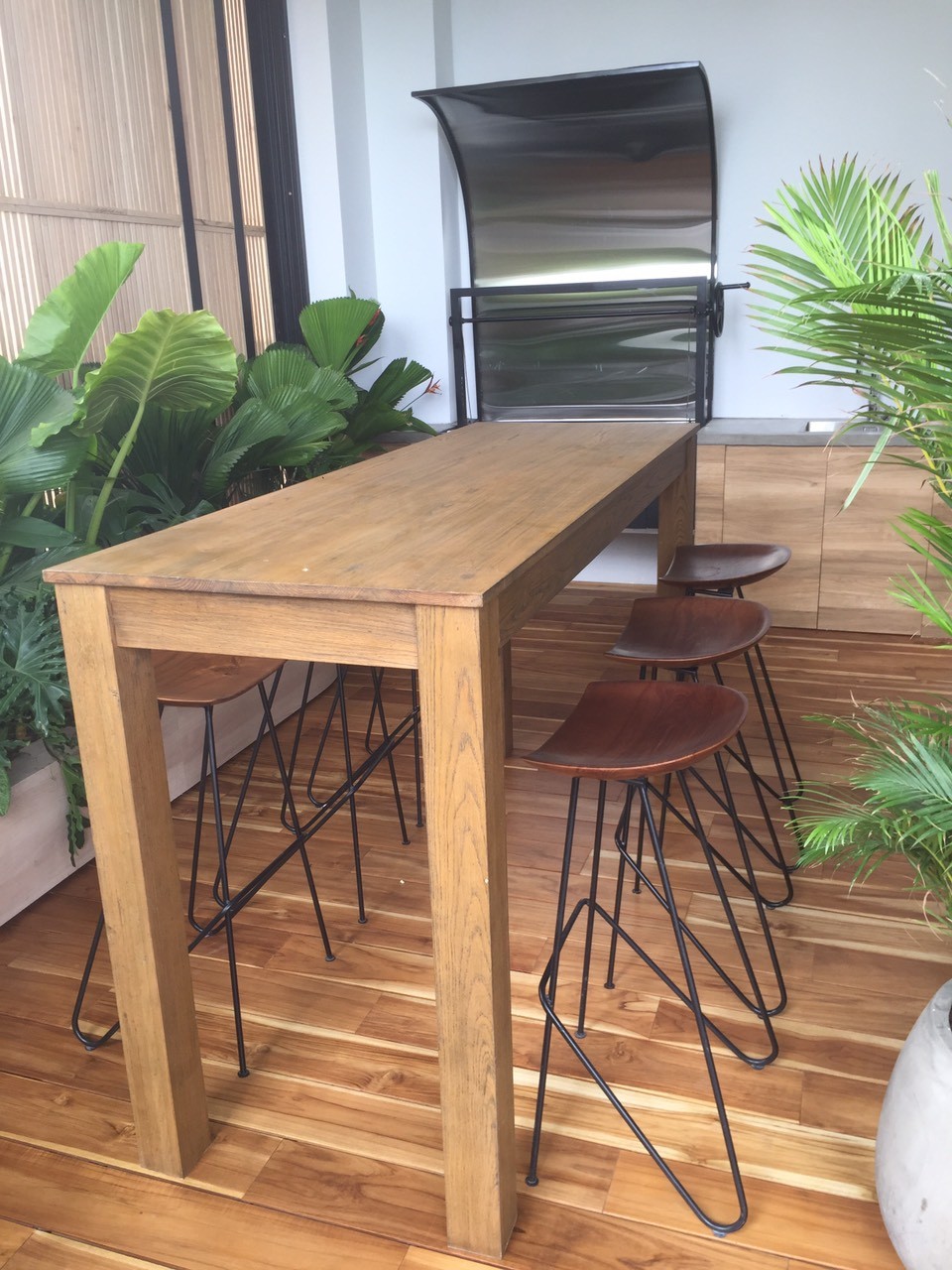 Bar Table 8