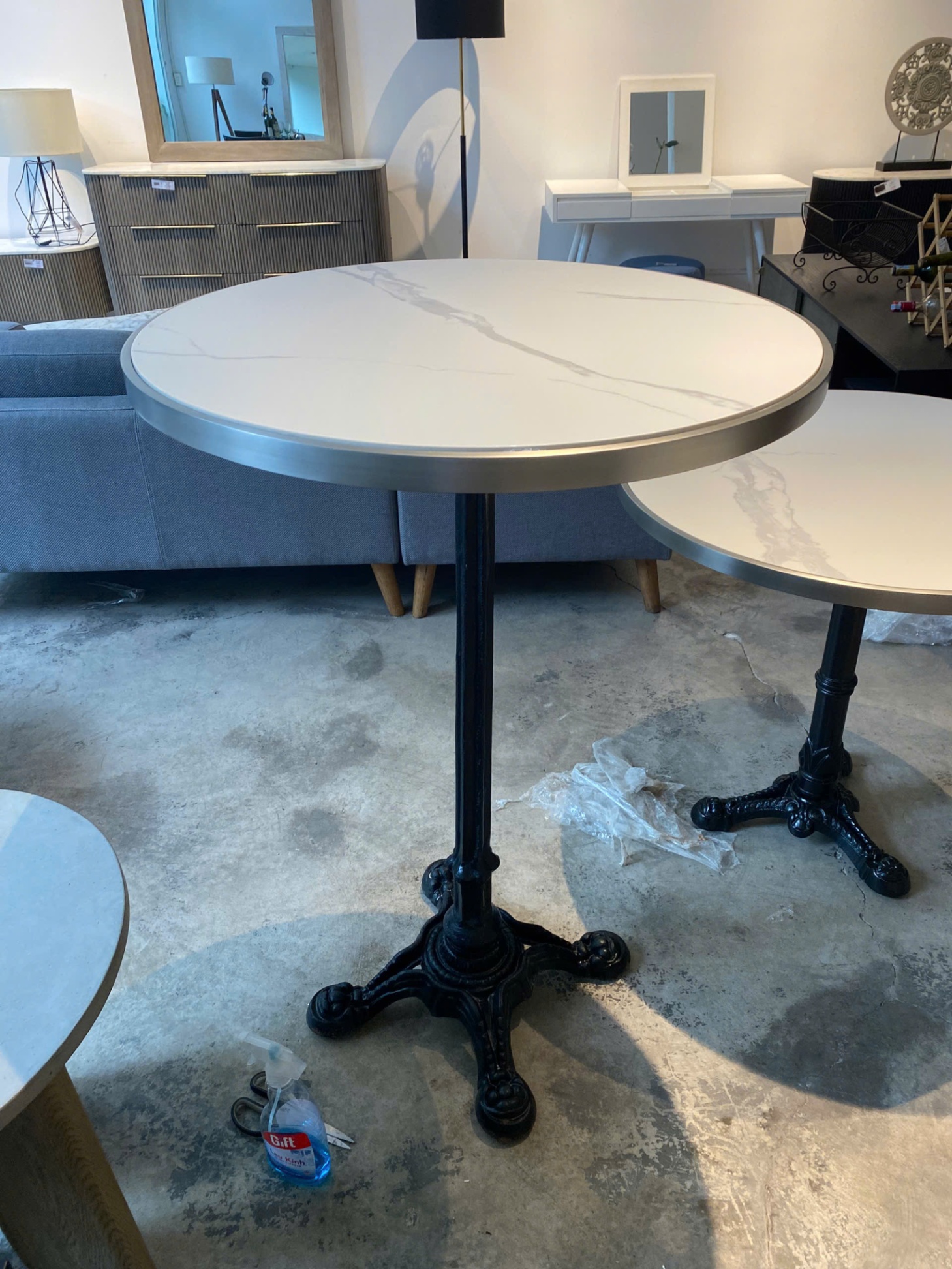 Bar Table 13