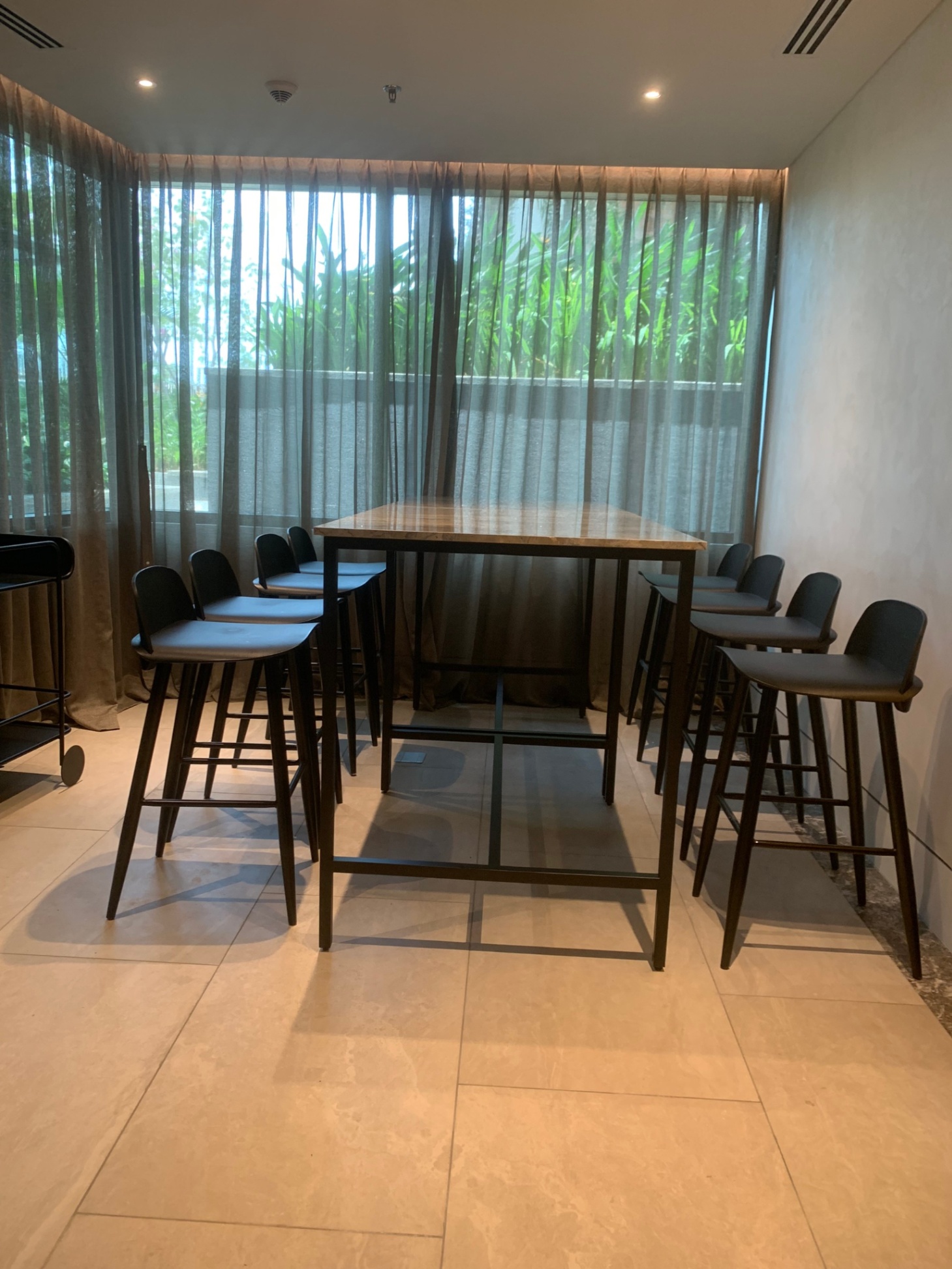 Bar Table 12
