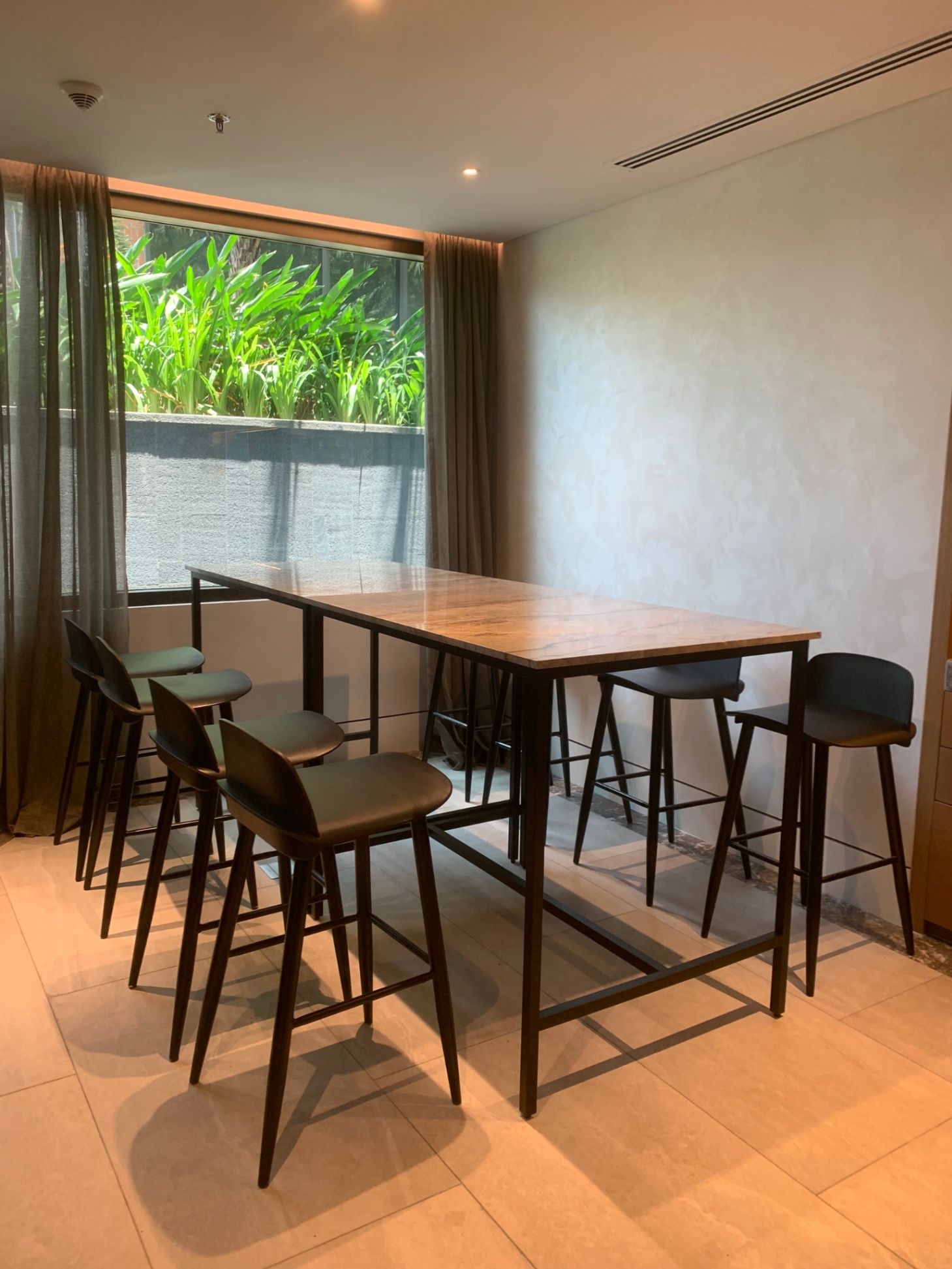 Bar Table 12