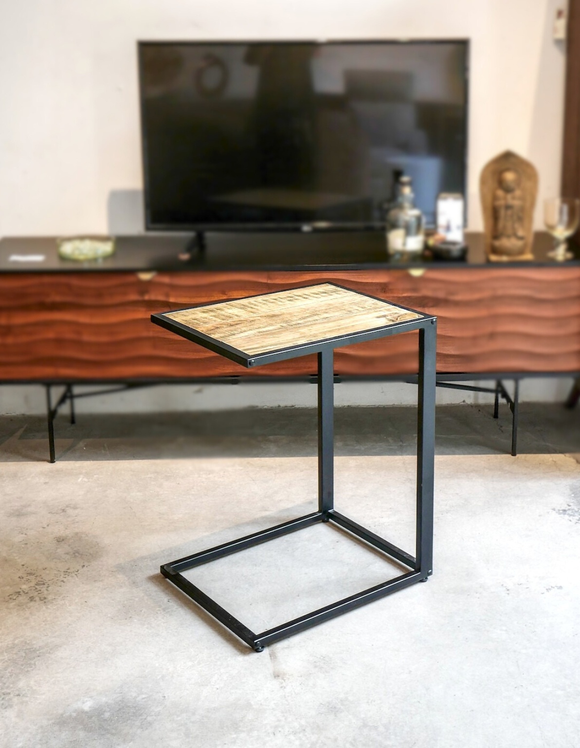 Corner Table 33