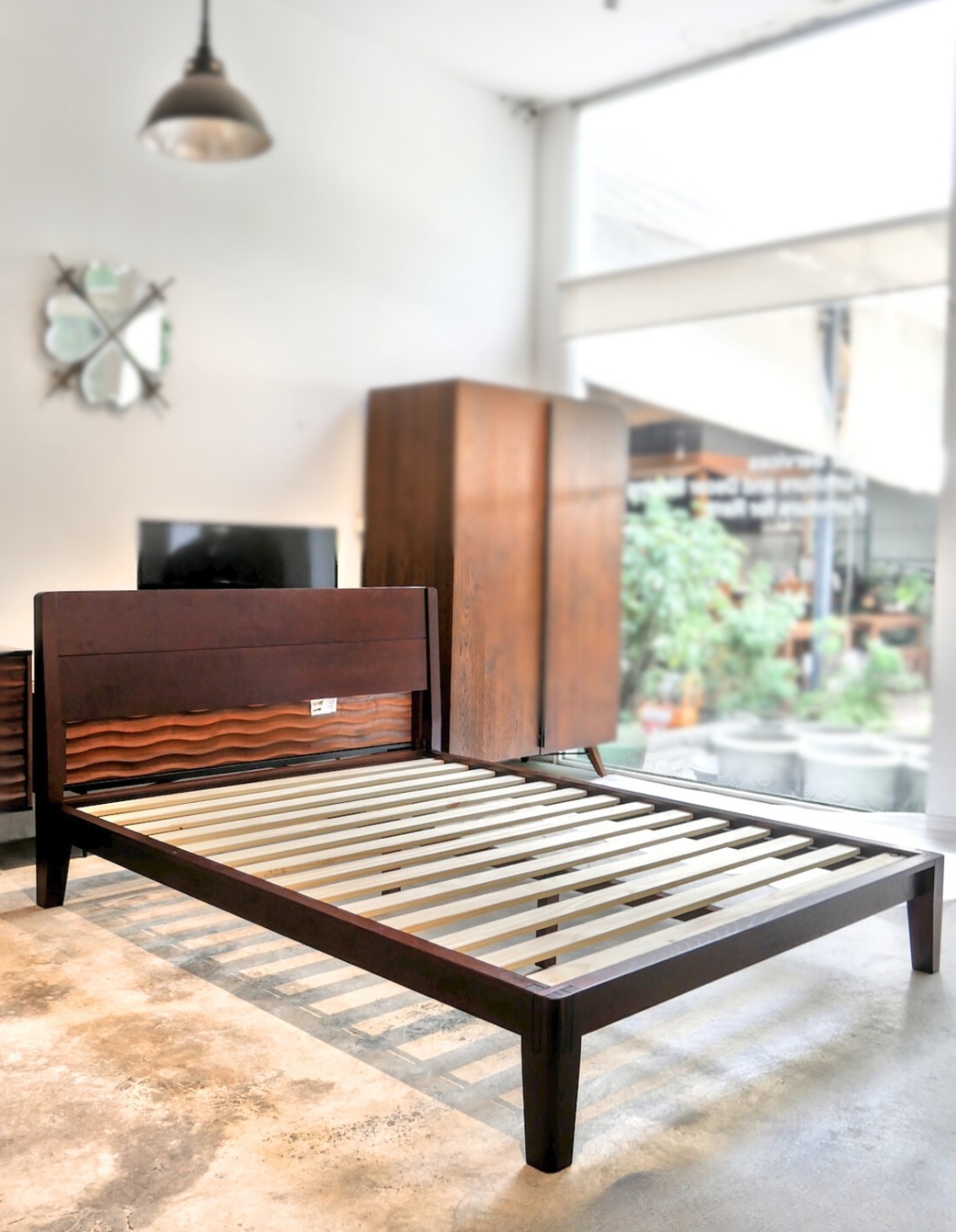 Queen Bed 42