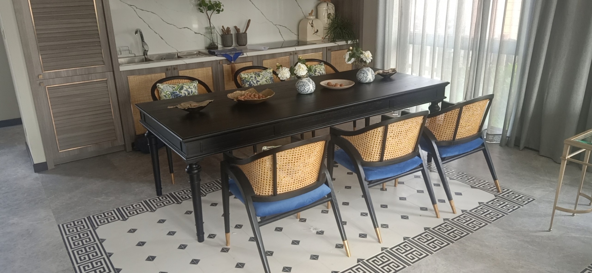 Dining Table 005