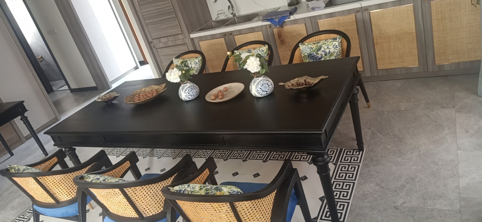 Dining Table 005