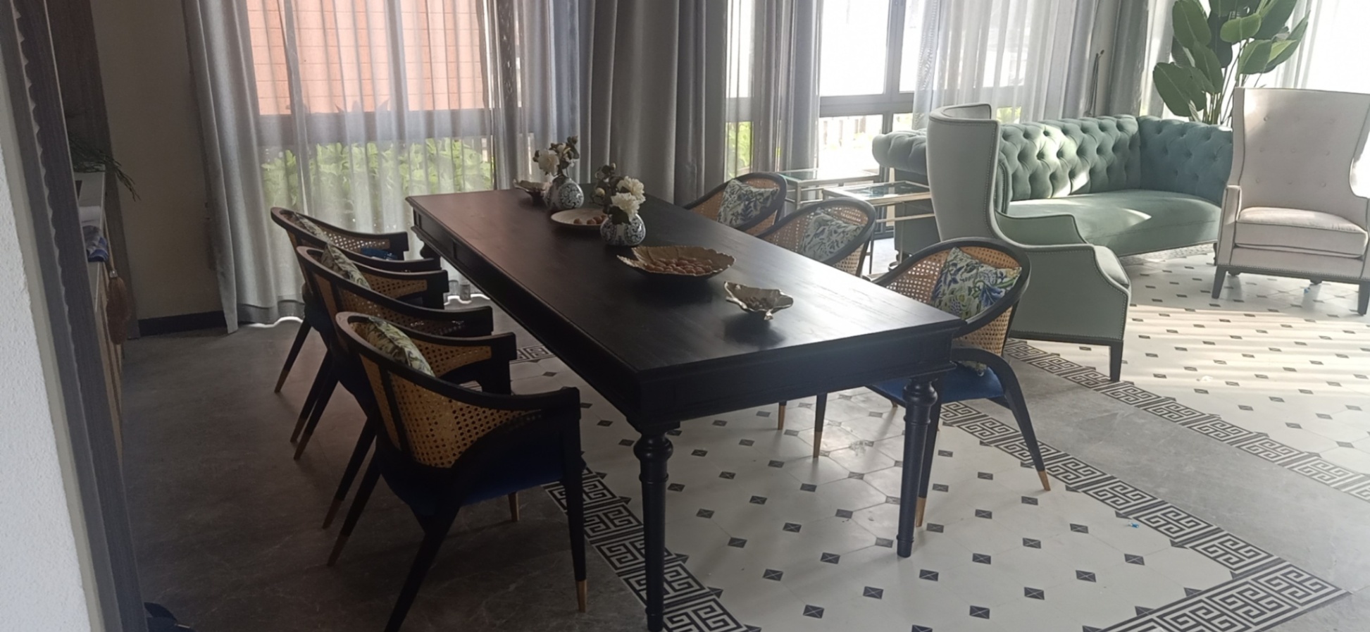 Dining Table 005