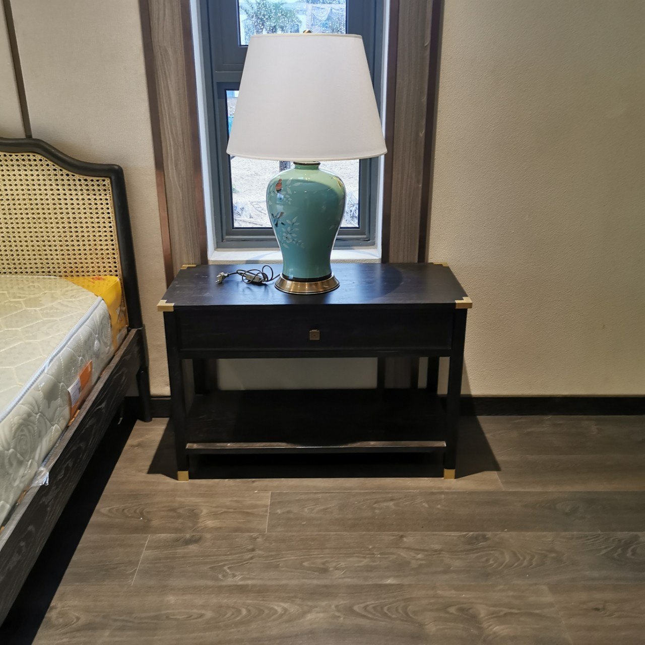 Bedside Table 009