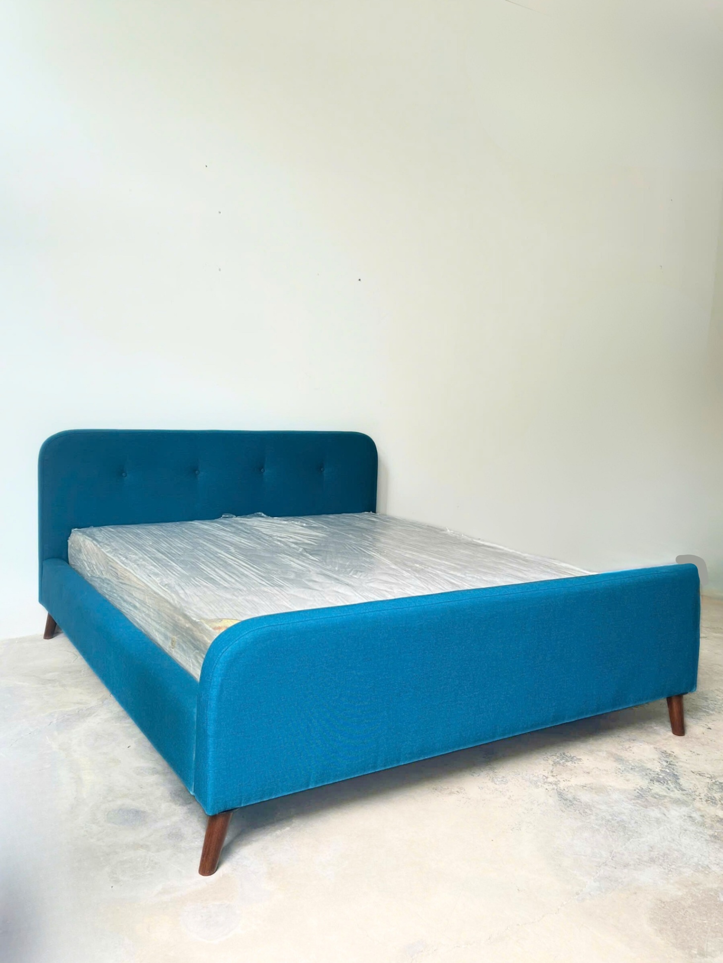 Queen Bed - 30