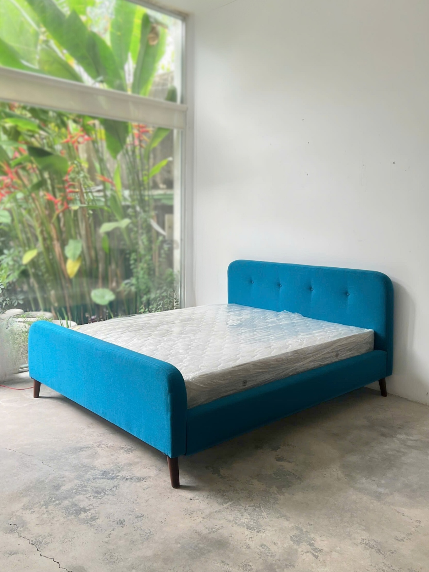 Queen Bed - 30