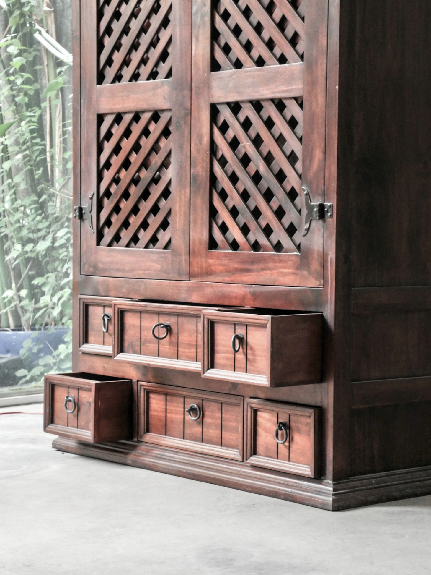 Wine cabinet 19