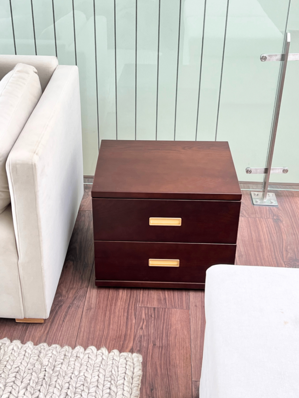 Queen Bed 43