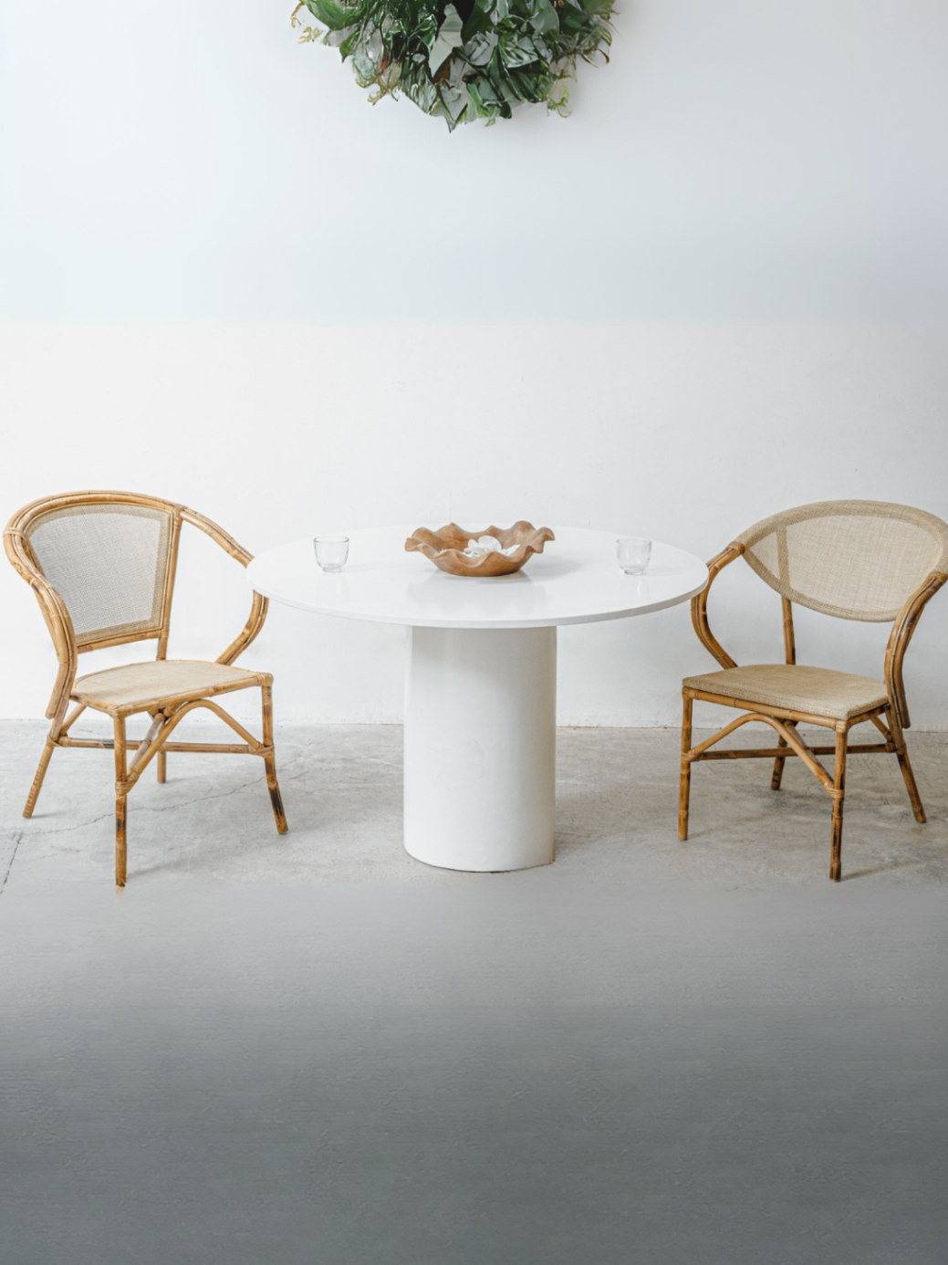 Concerte Round Table