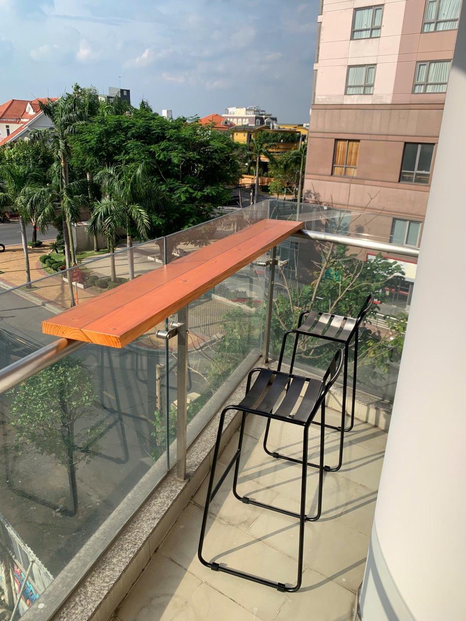 Outdoor Table 64